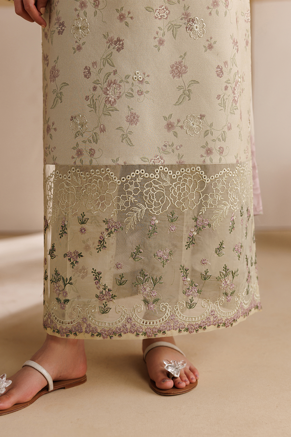 Embroidered Lawn DT-26-21