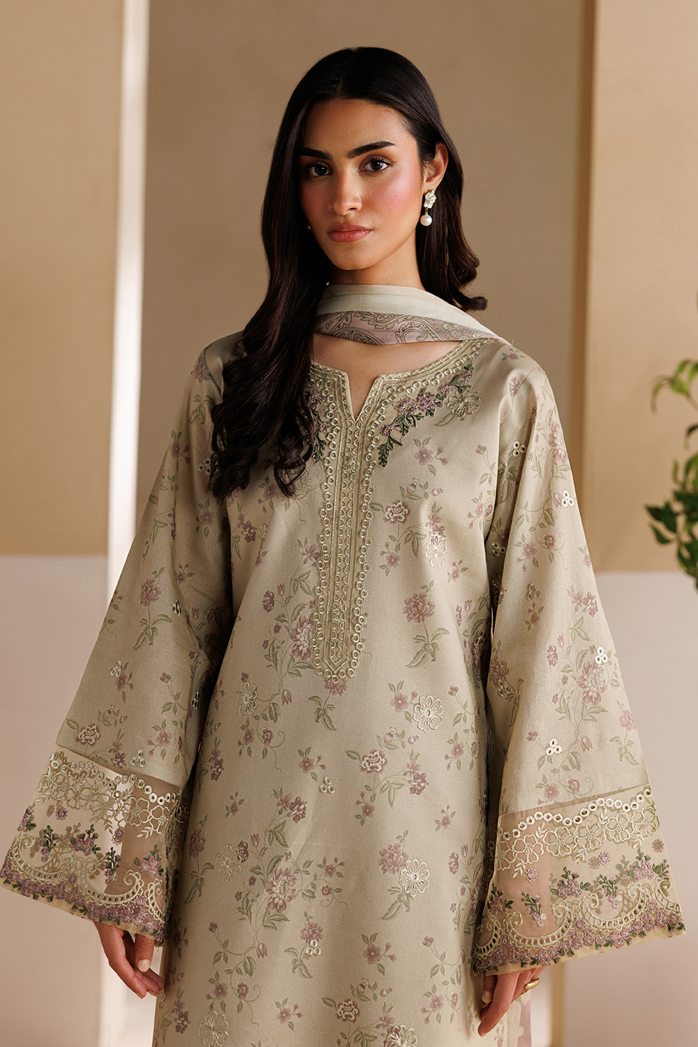 Embroidered Lawn DT-26-21