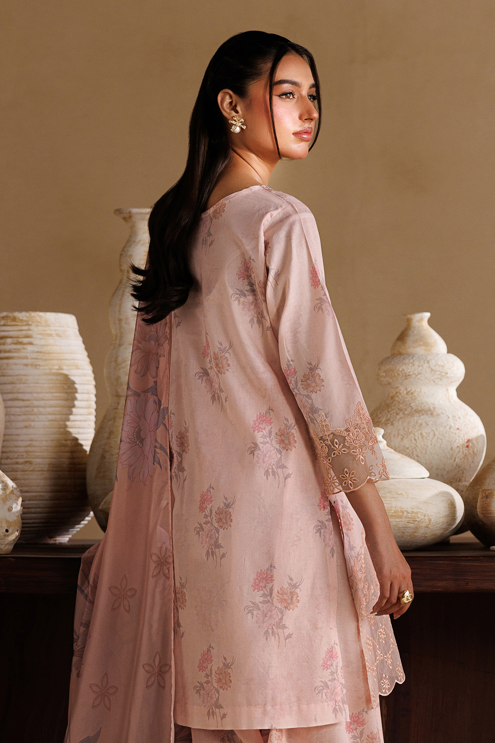 Embroidered Lawn DT-26-25