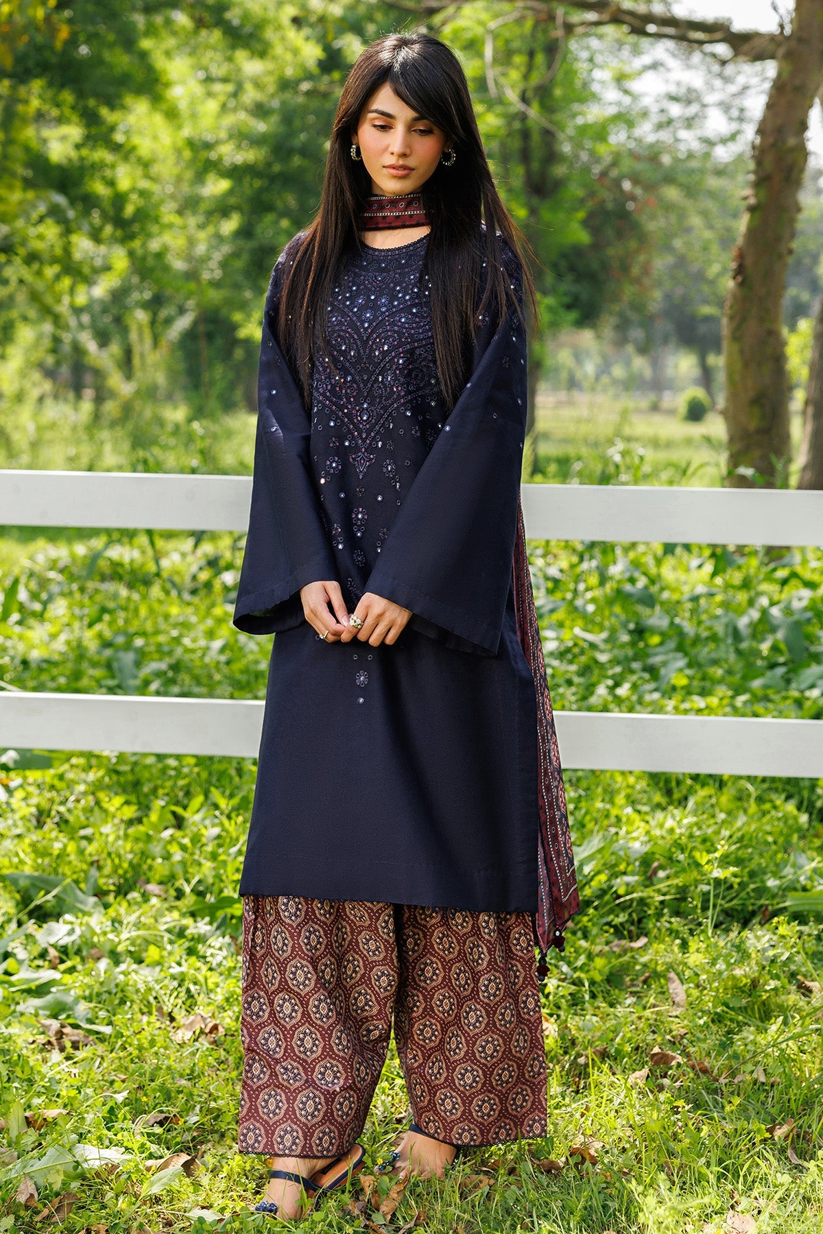 EMBROIDERED LAWN USE-9337