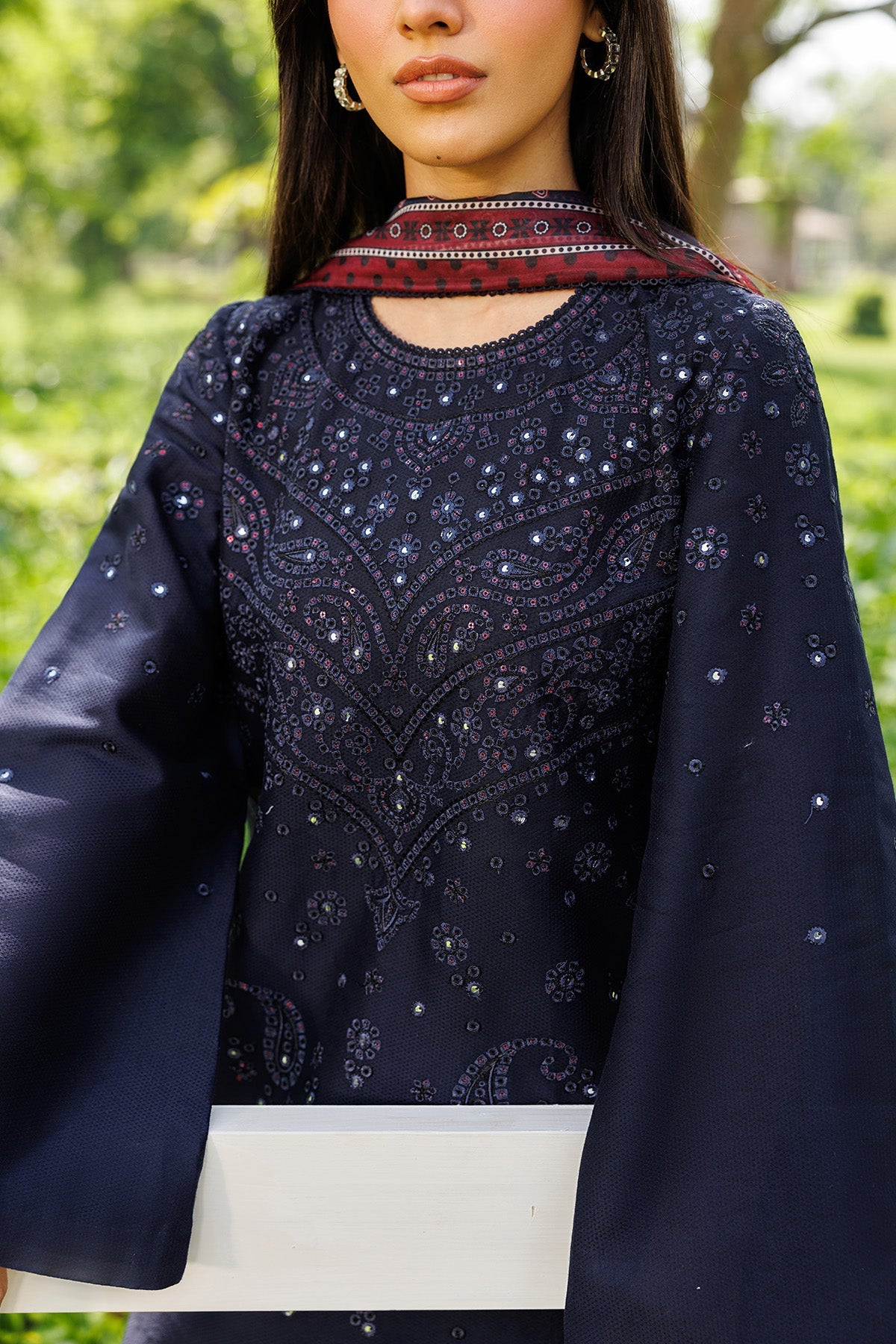 EMBROIDERED LAWN USE-9337