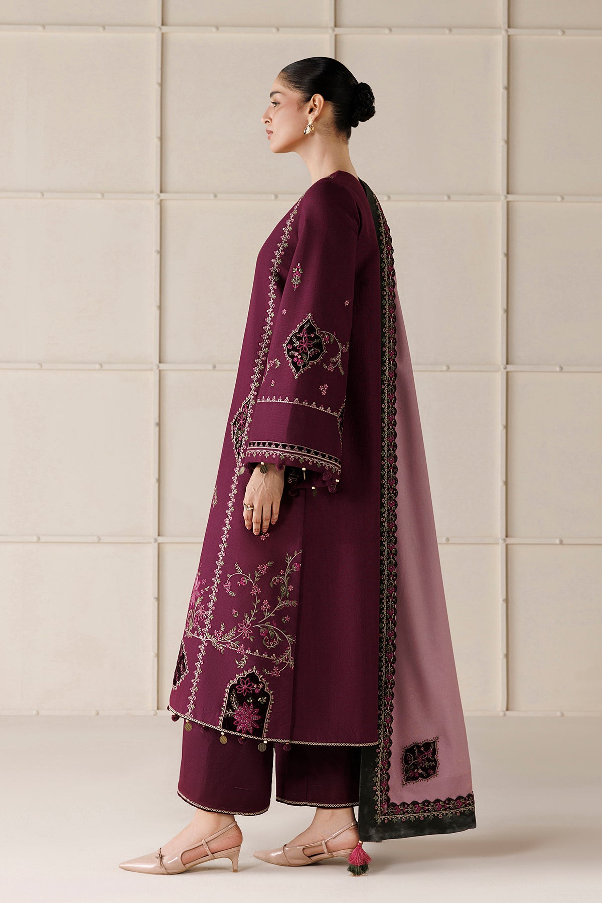 EMBROIDERED PREMIUM KHADDAR UW-0288