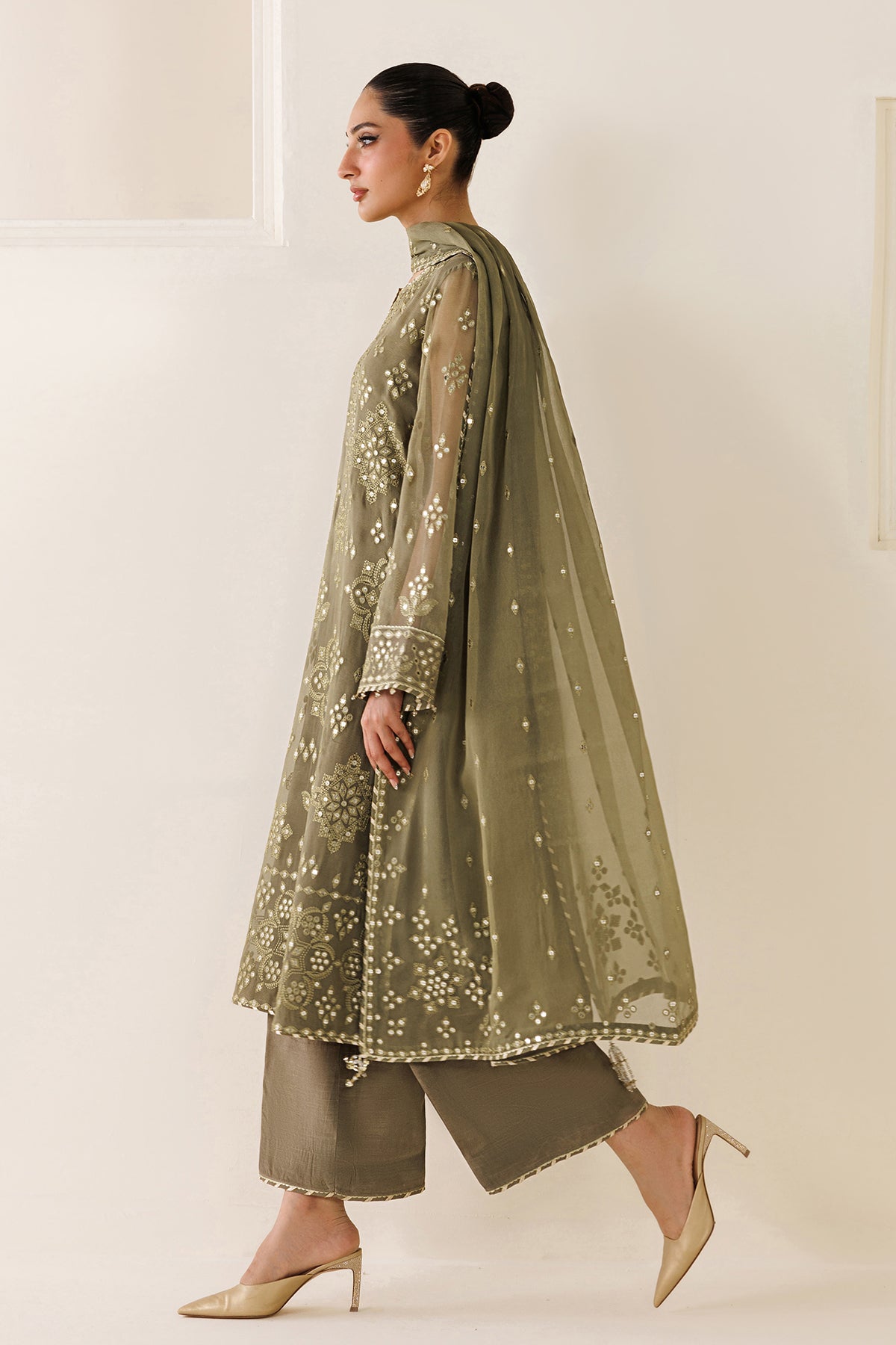EMBROIDERED CHIFFON UC-3122