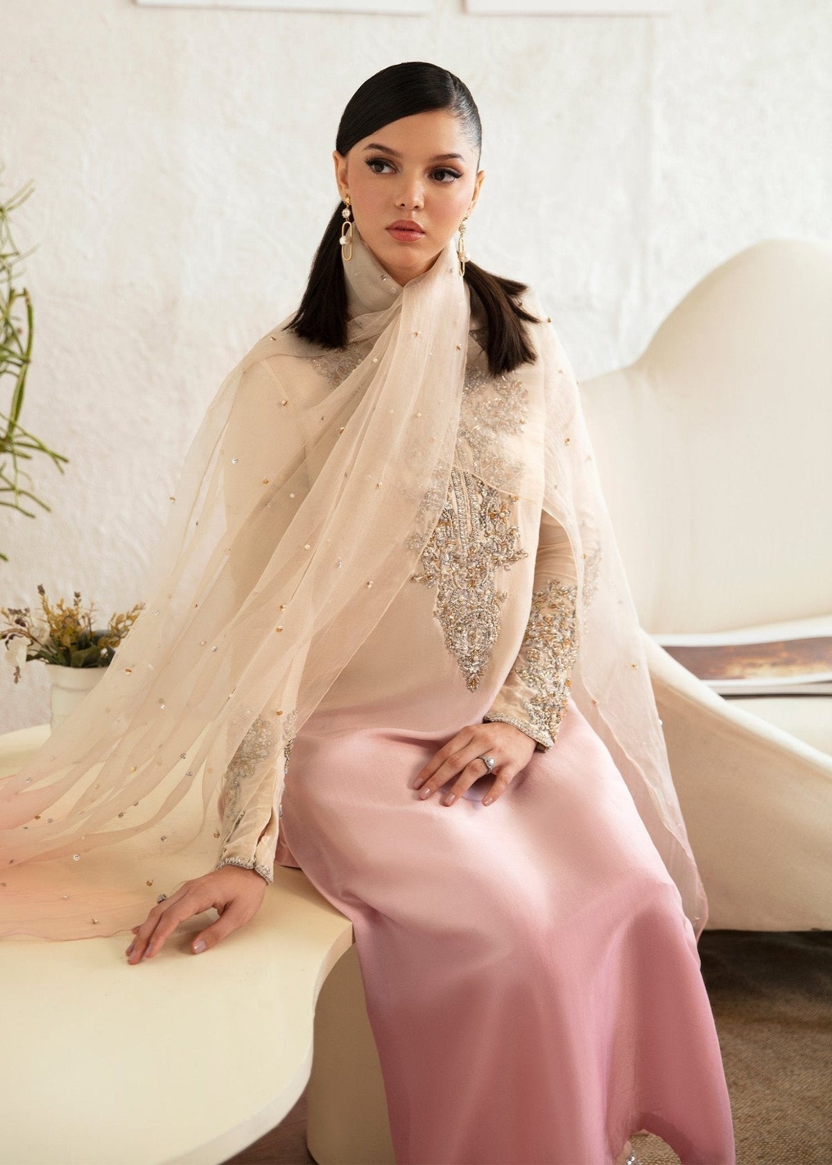Kanwal Malik – Maura Style