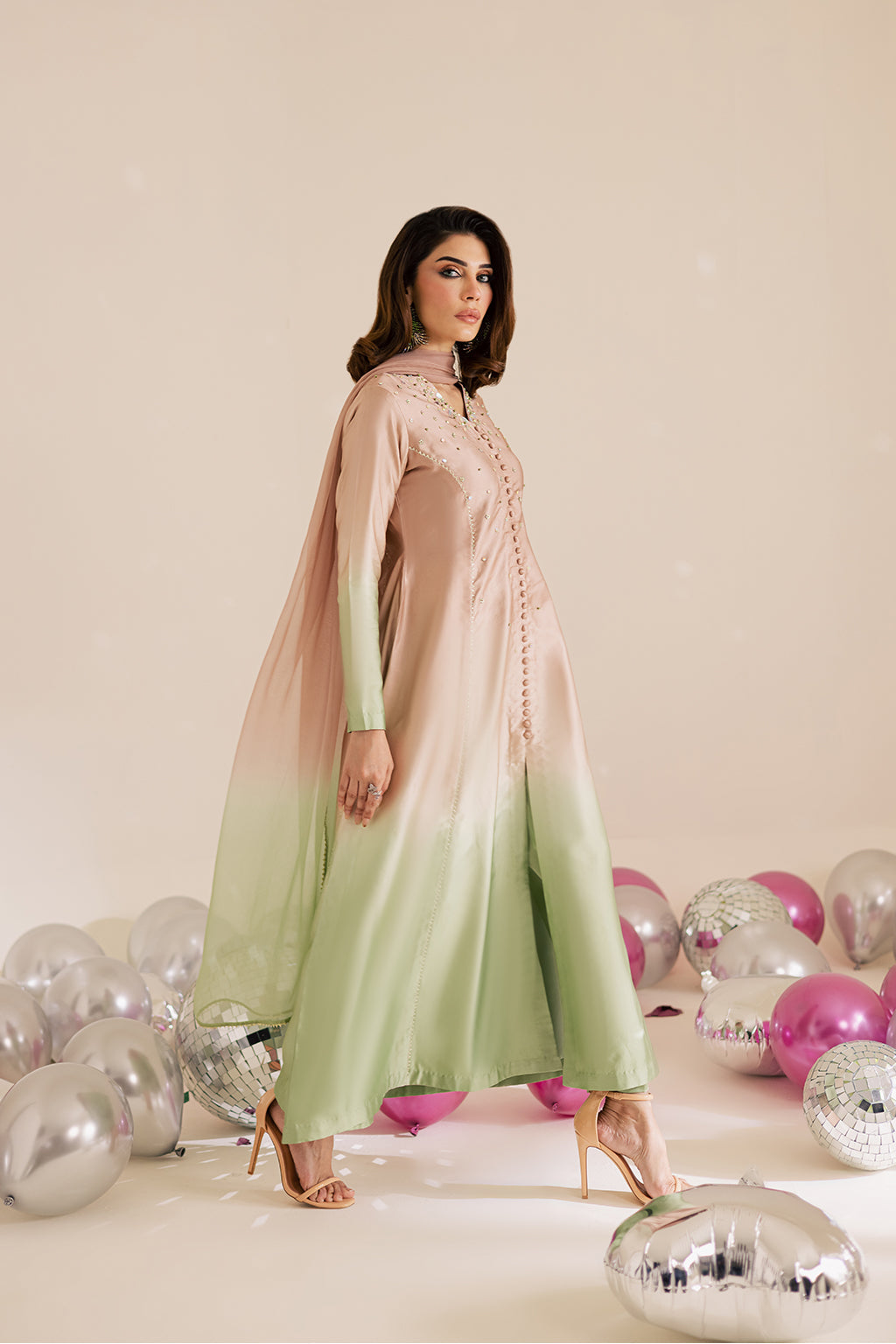 https://cdn.shopify.com/s/files/1/0019/7217/4947/files/1_0028_1C0A8497_bba2b8ad-6838-4e6a-9b94-8f1e8faba498.jpg?v=1764583257
