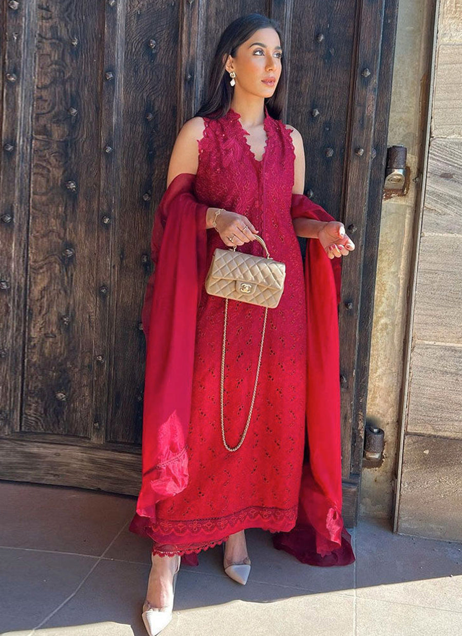 Sara Zahid in Saleh Scarlett