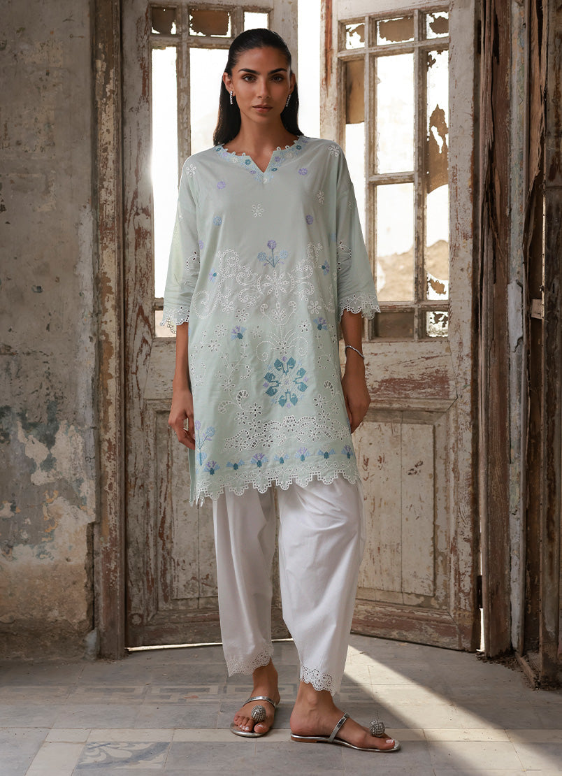 Embroidered Kurta - 17052401354020
