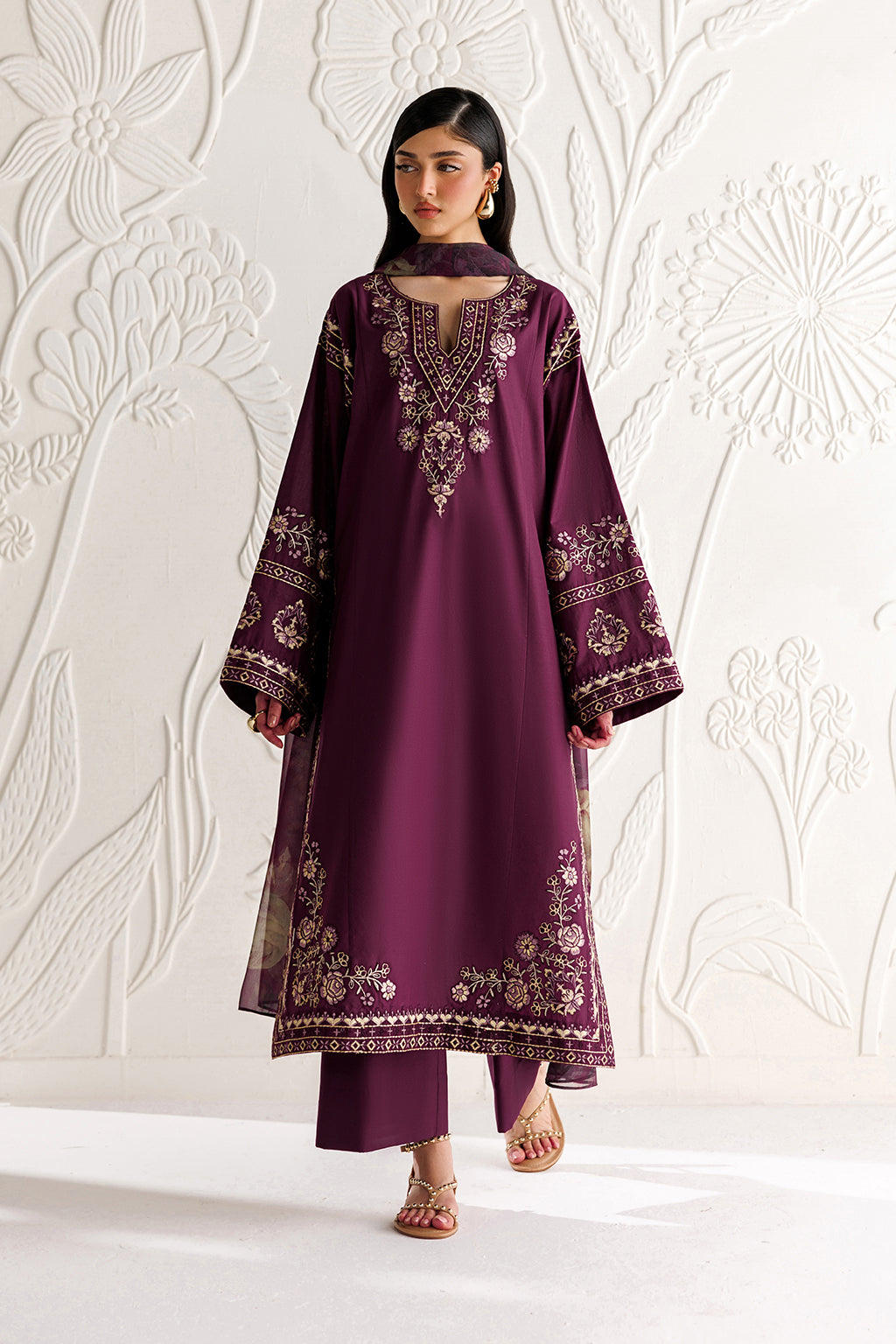 UE-691 Embroidered Lawn