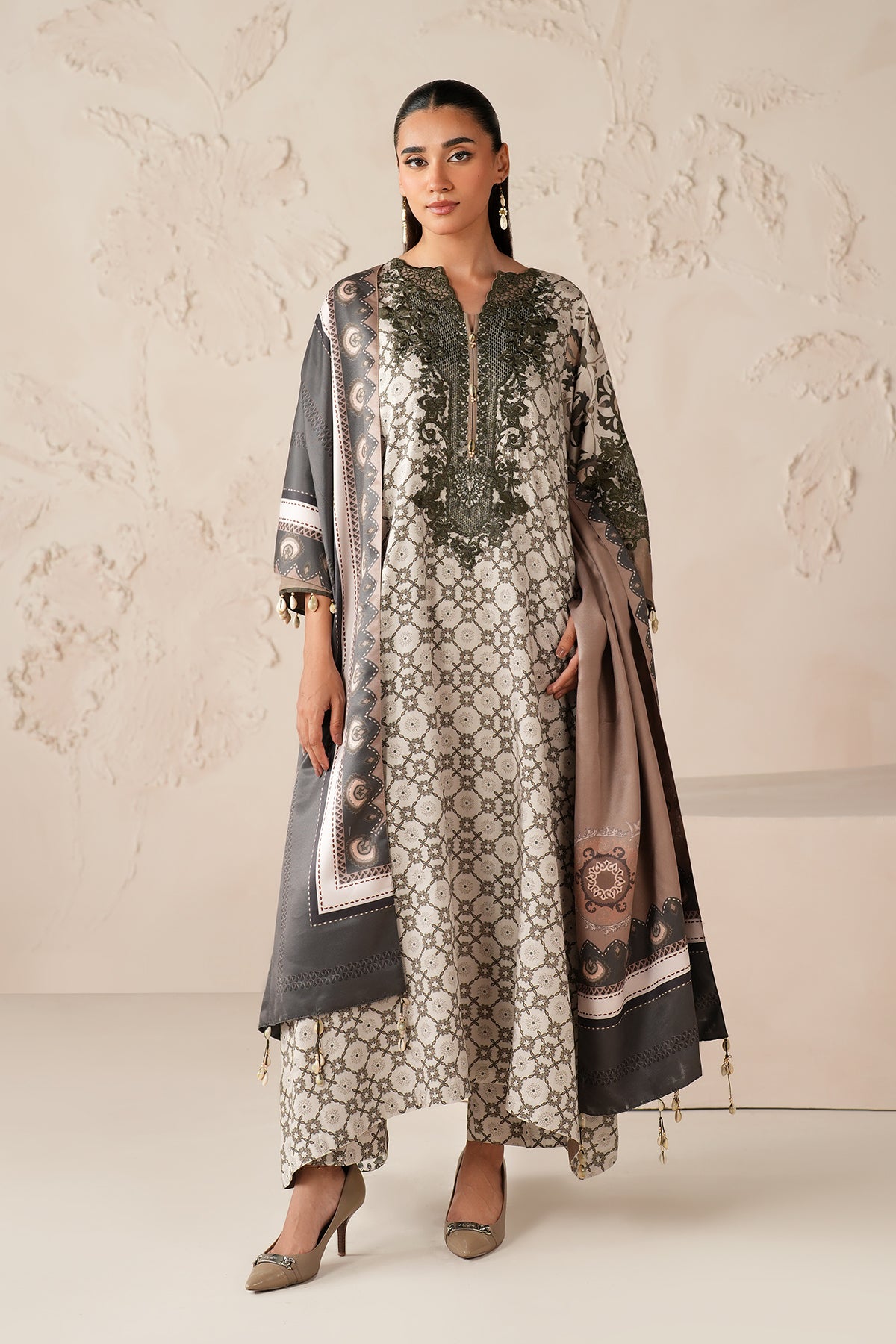 EMBROIDERED PRINTED VISCOSE UF-4302