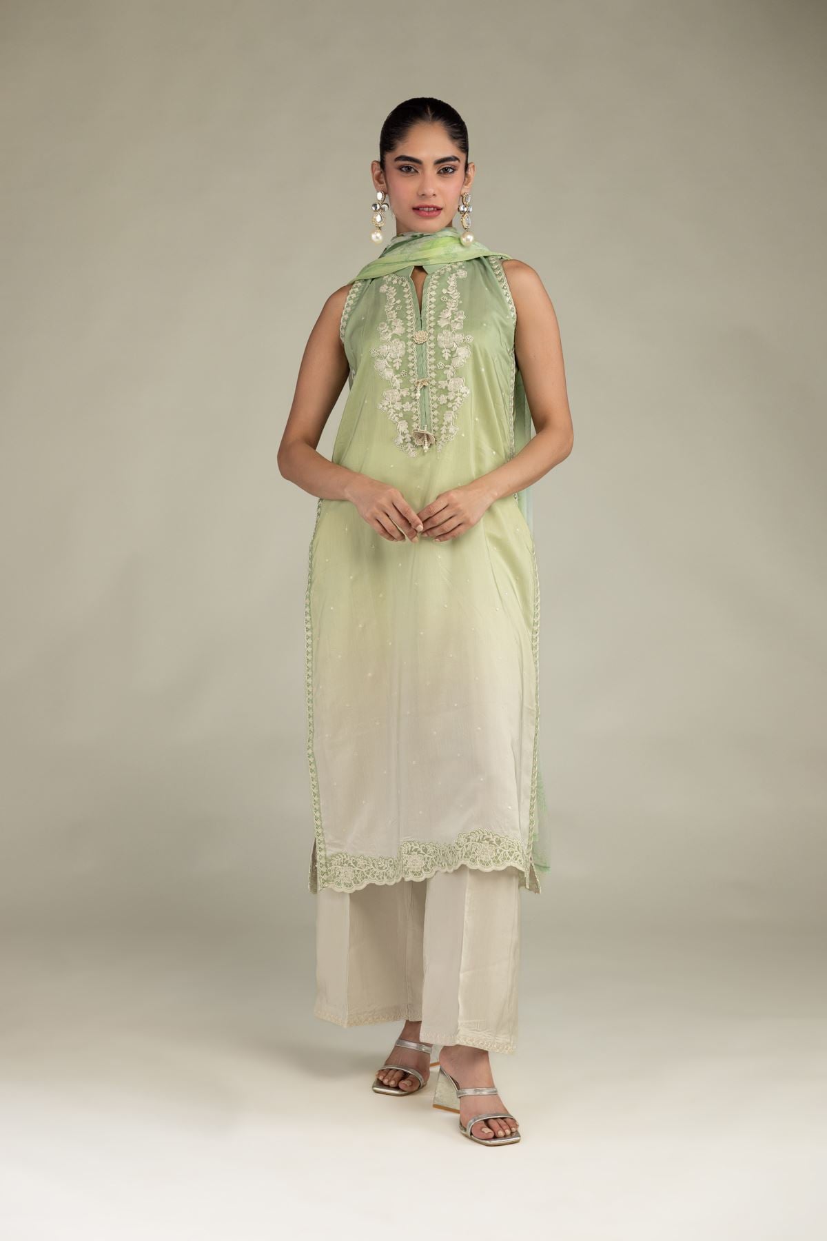 Sleeveless Floral Kurta