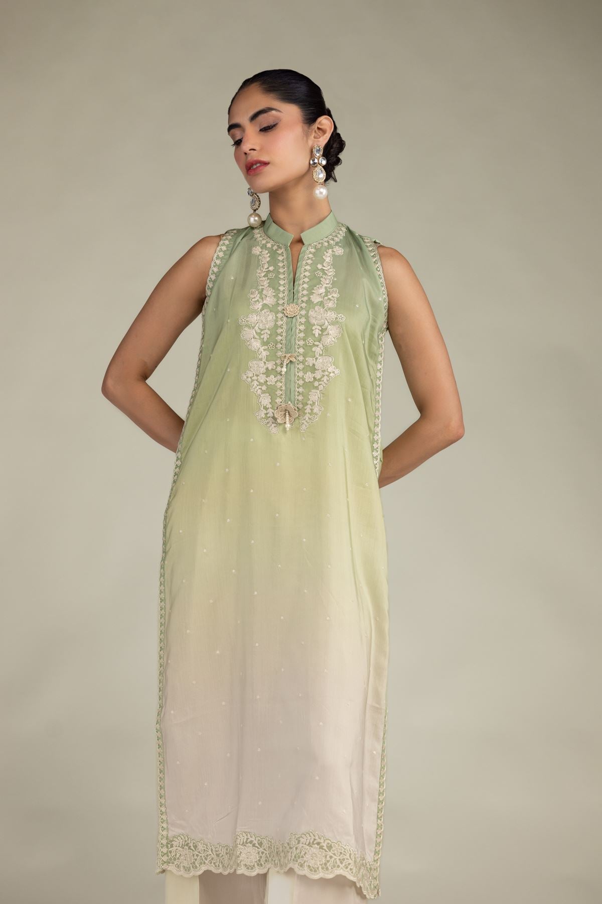 Sleeveless Floral Kurta