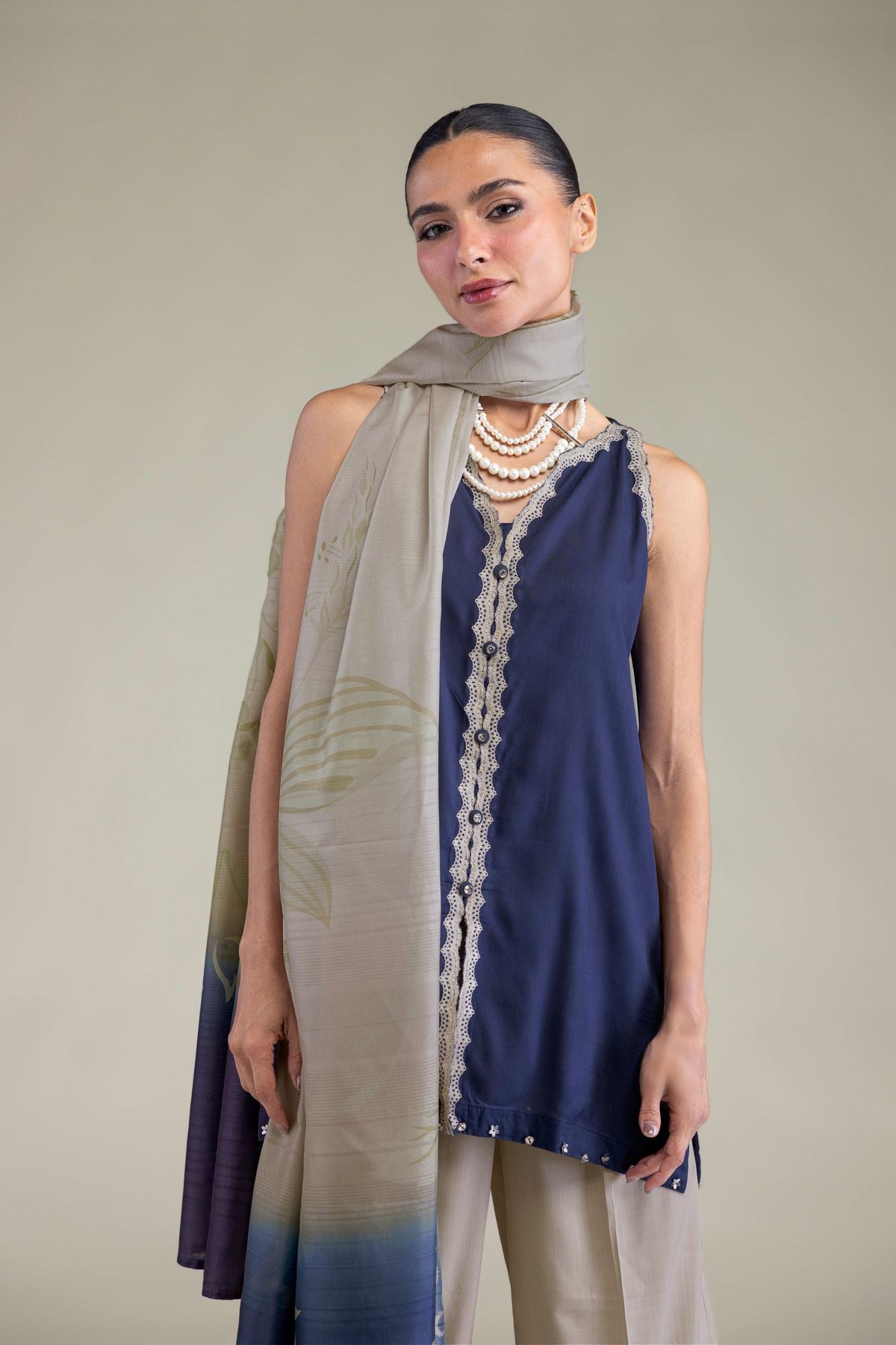 Sleeveless V-Neck Kurta