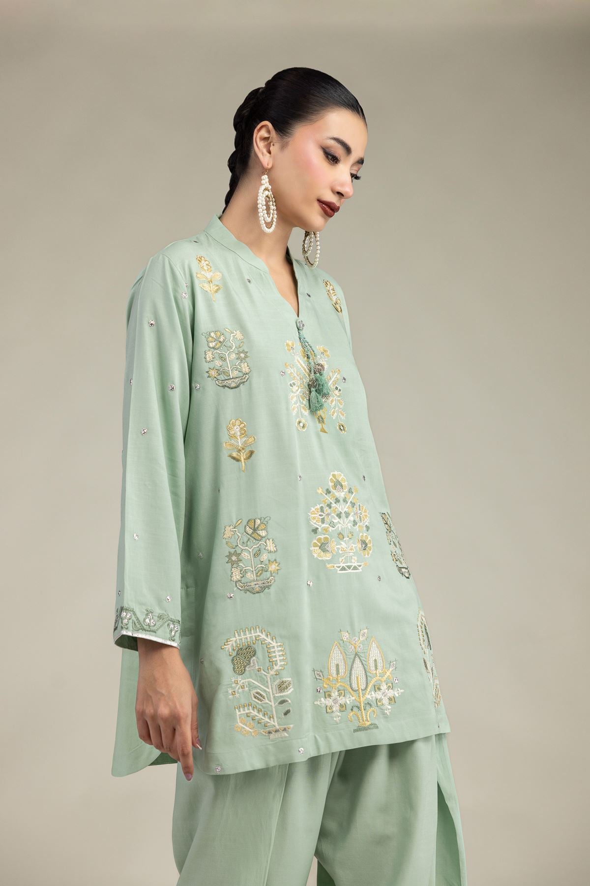 Floral Embroidered Kurta