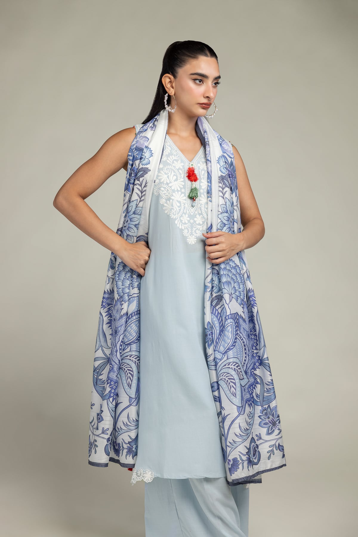 Sleeveless V-Neck Kurta