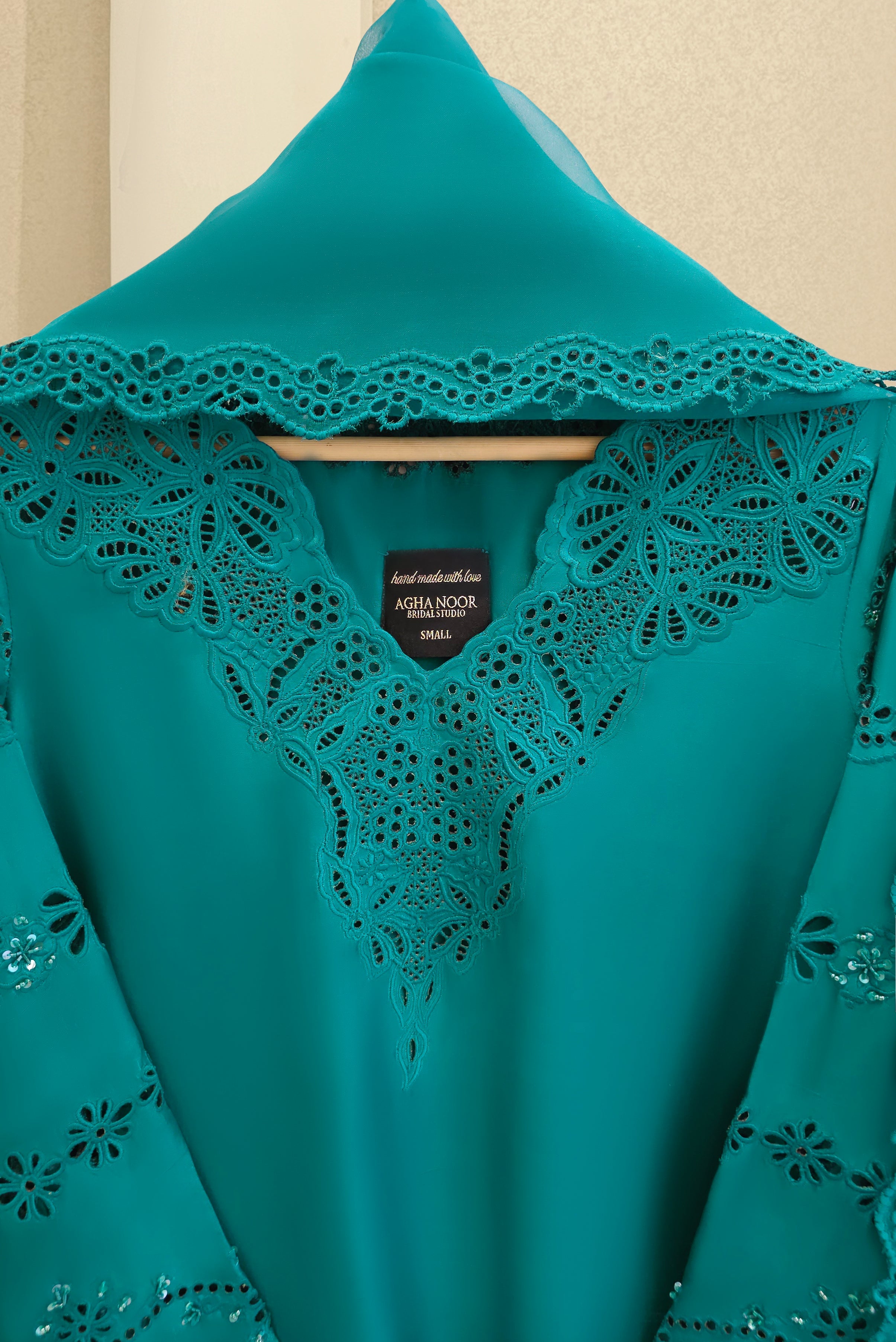 Amara ( Poison green )