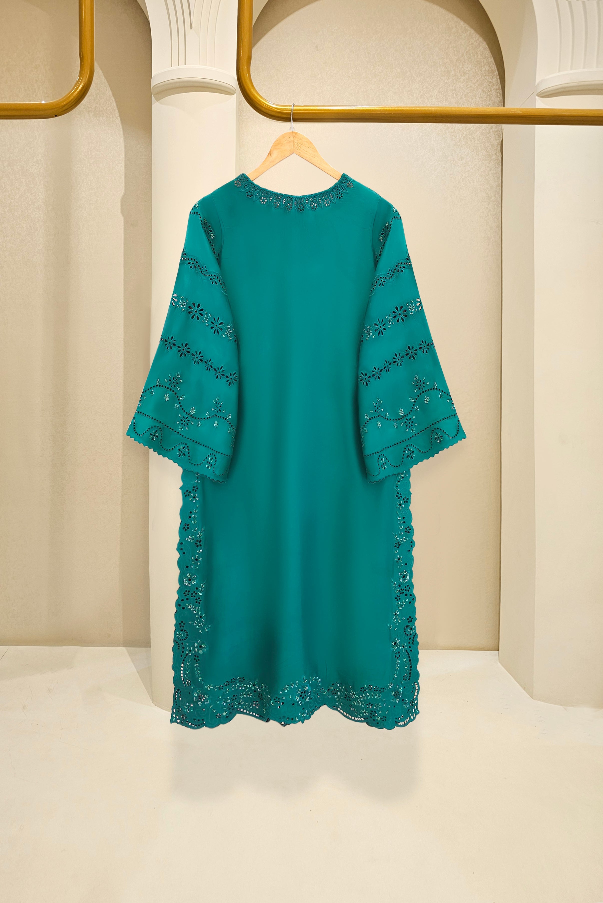 Amara ( Poison green )