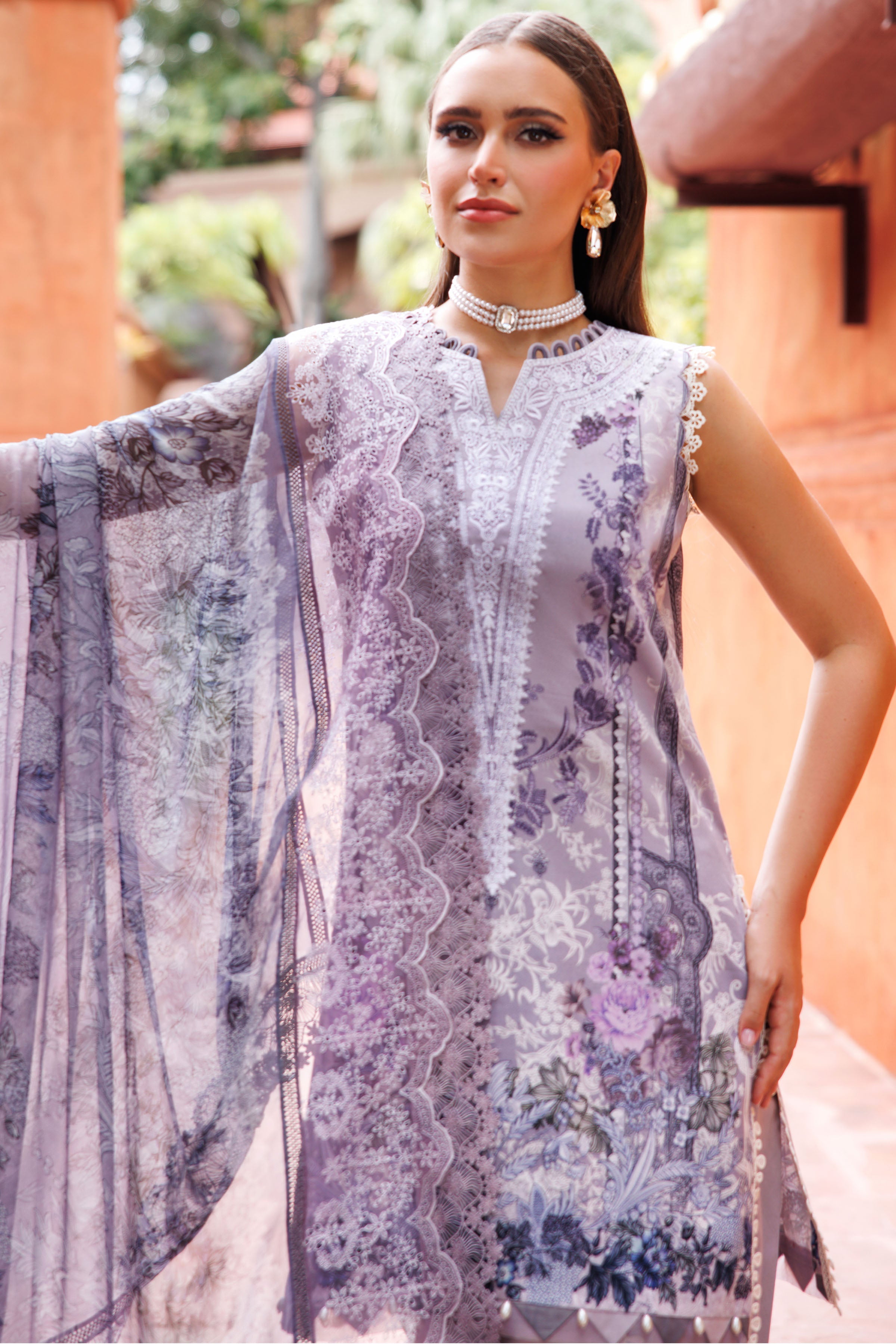 NEEDLE WONDER (COTTON SATIN)