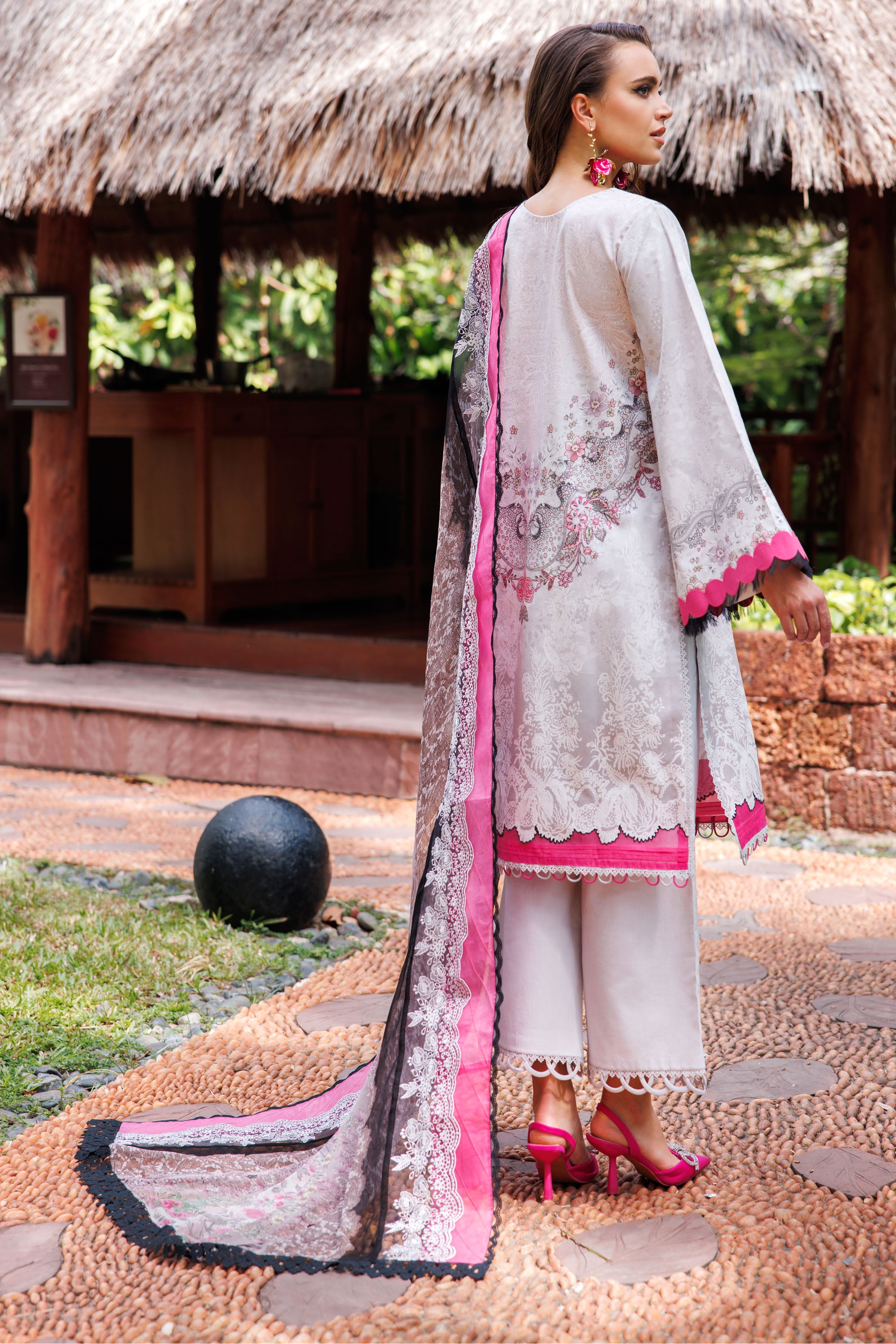 NEEDLE WONDER (COTTON SATIN)