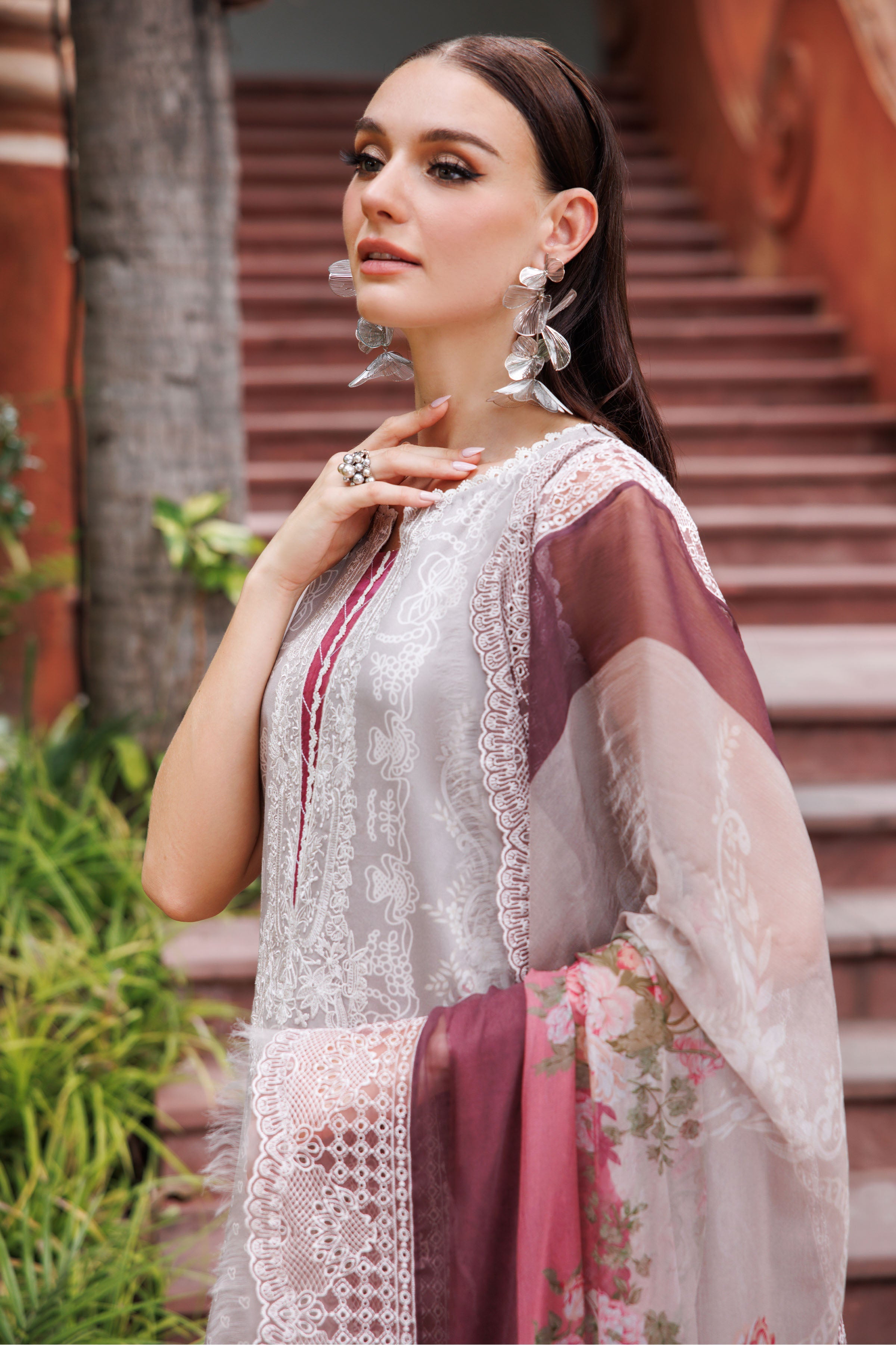 NEEDLE WONDER (COTTON SATIN)