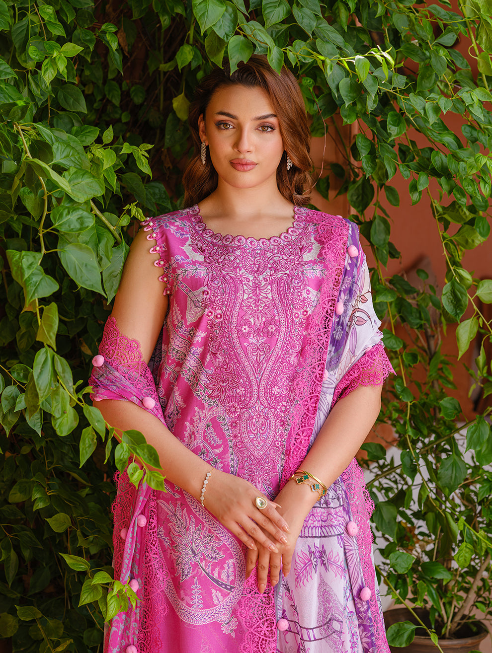 URBANE EMBROIDERED CAMBRIC 251000000024028