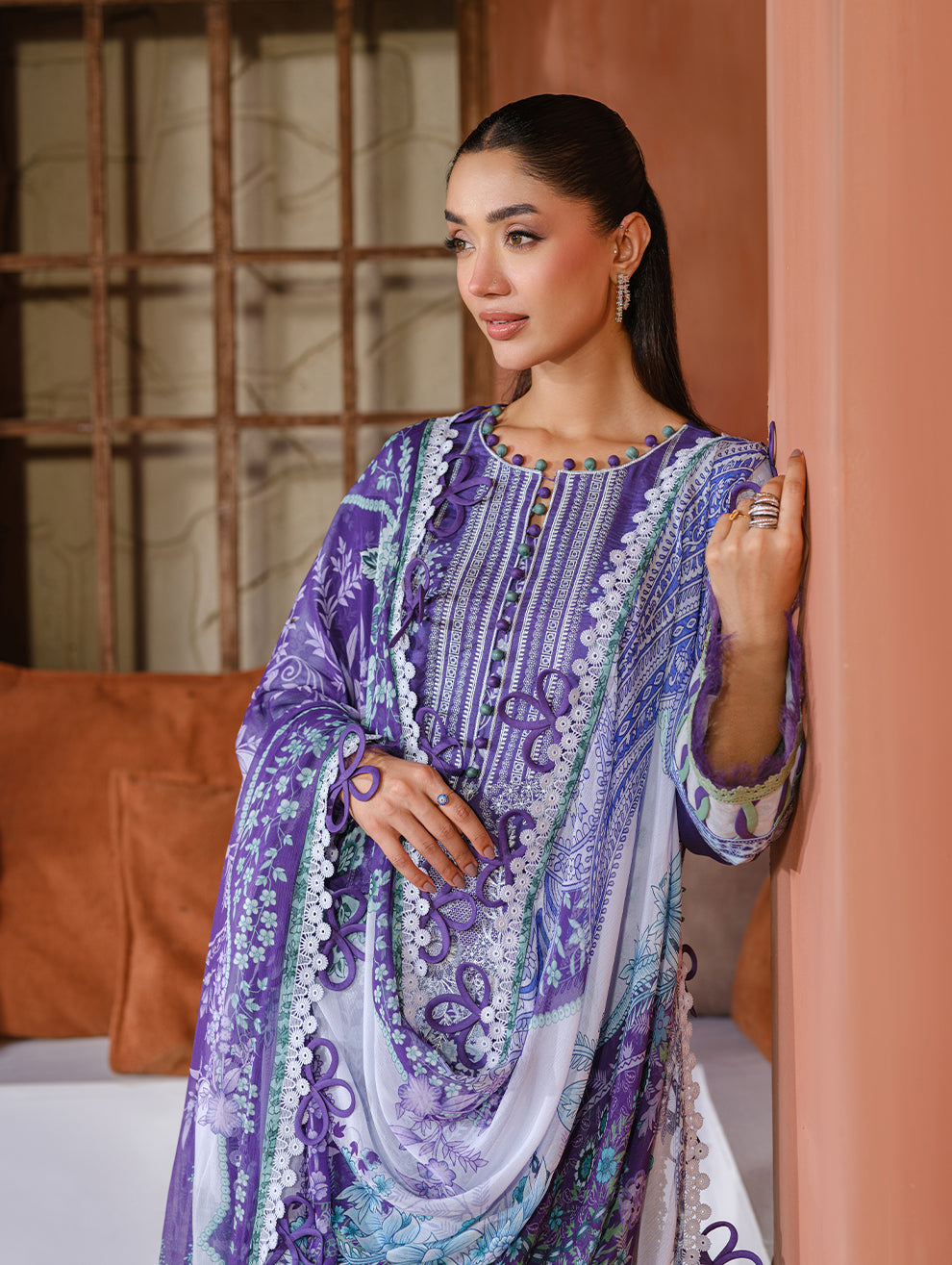 URBANE EMBROIDERED CAMBRIC 251000000024035