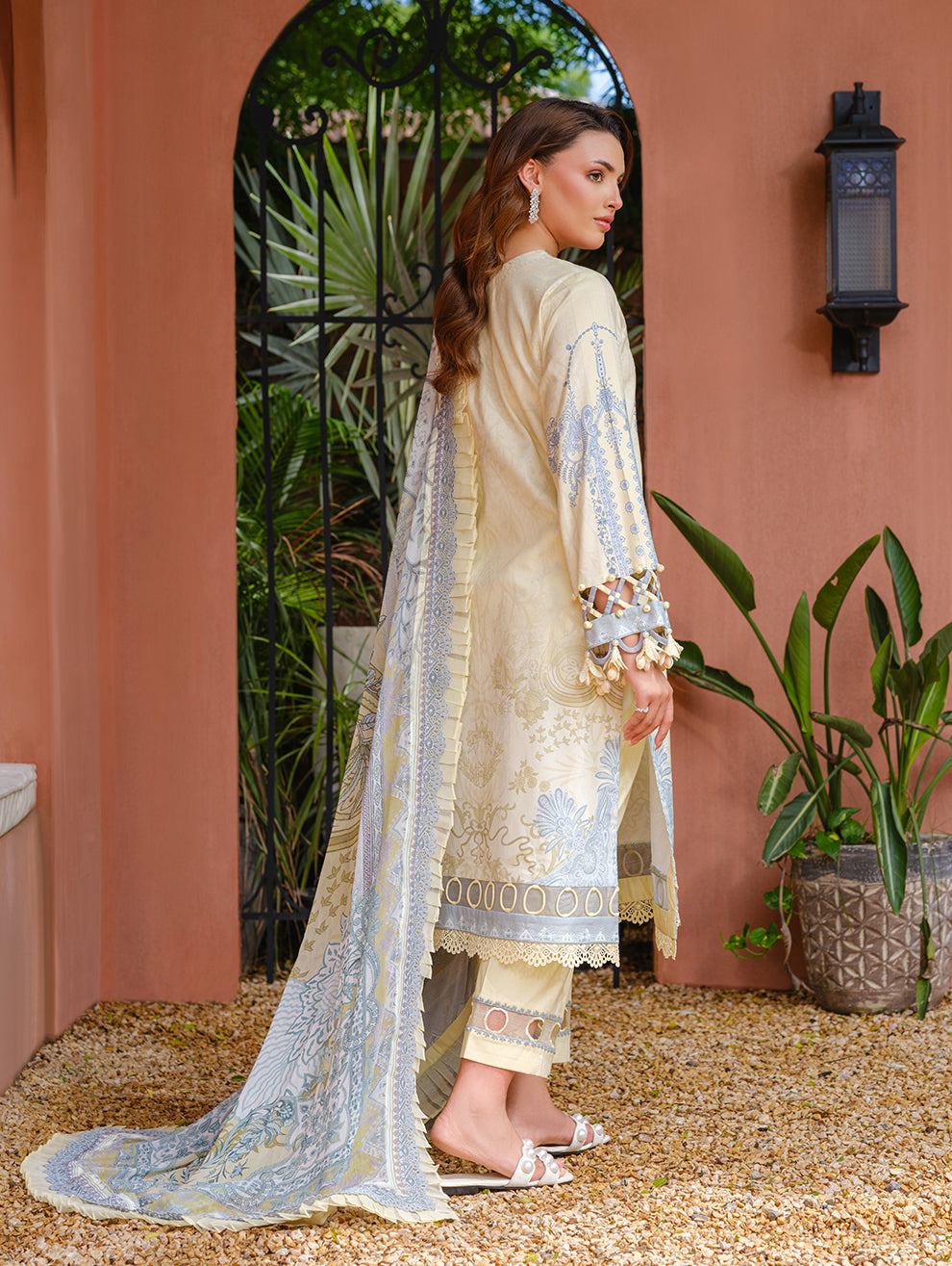 URBANE EMBROIDERED CAMBRIC 251000000024036