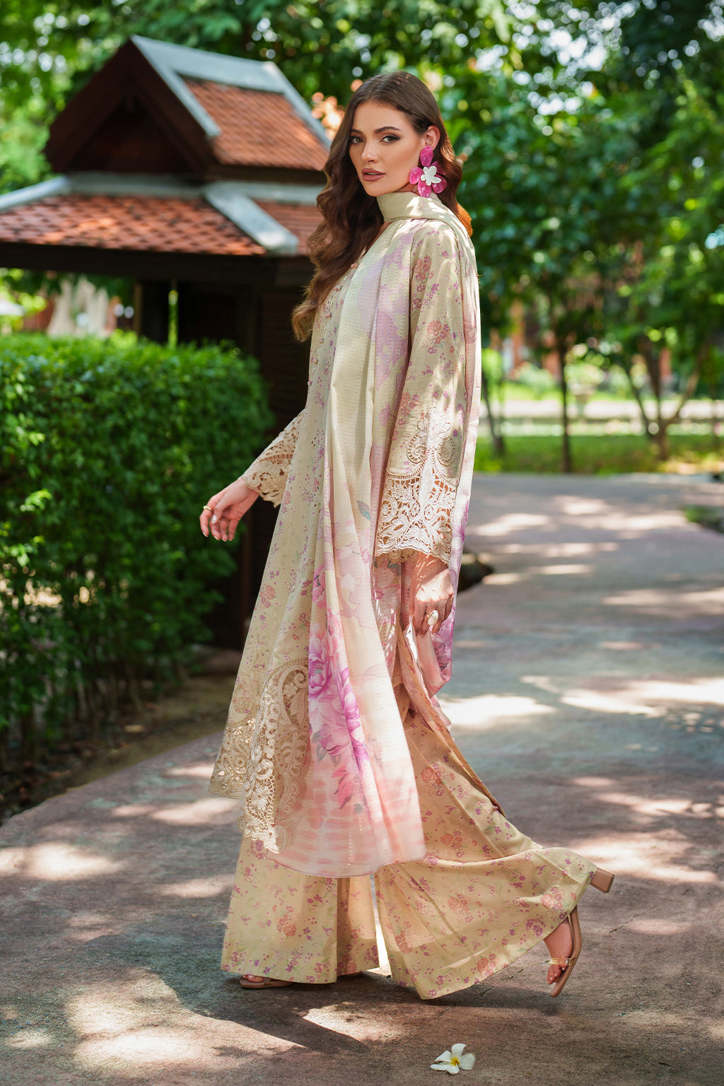 UE-503 Embroidered Lawn