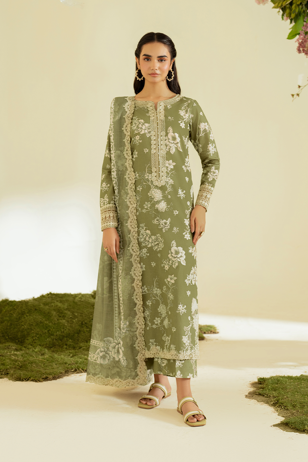UE-454 Printed Lawn