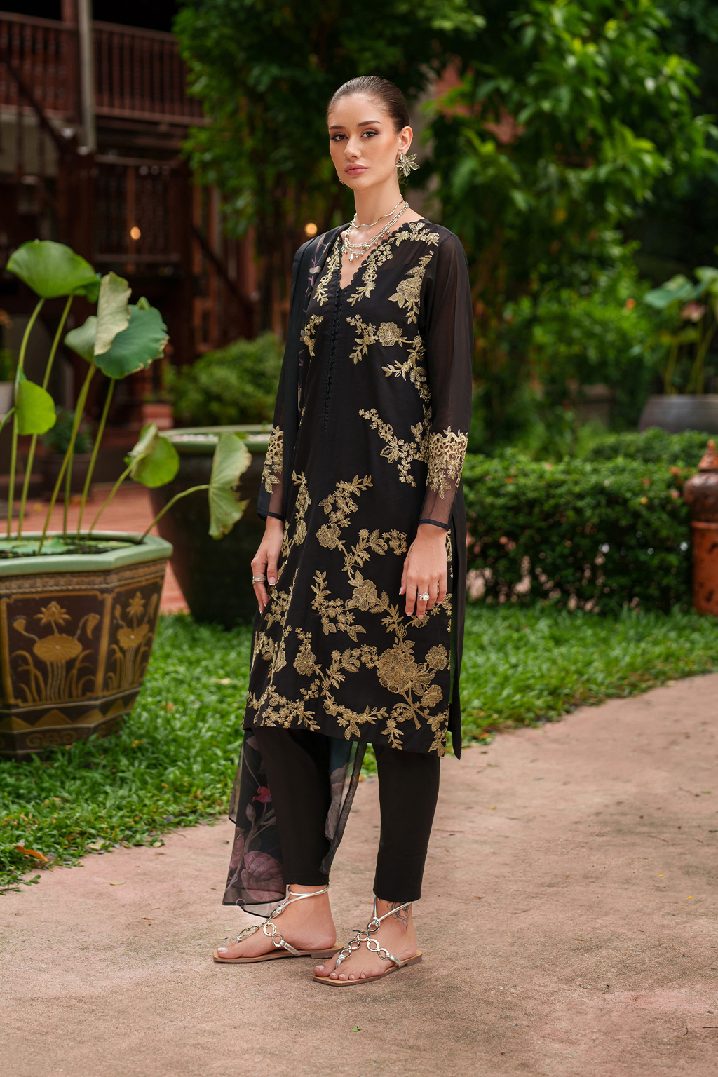 UE-512 Embroidered Lawn