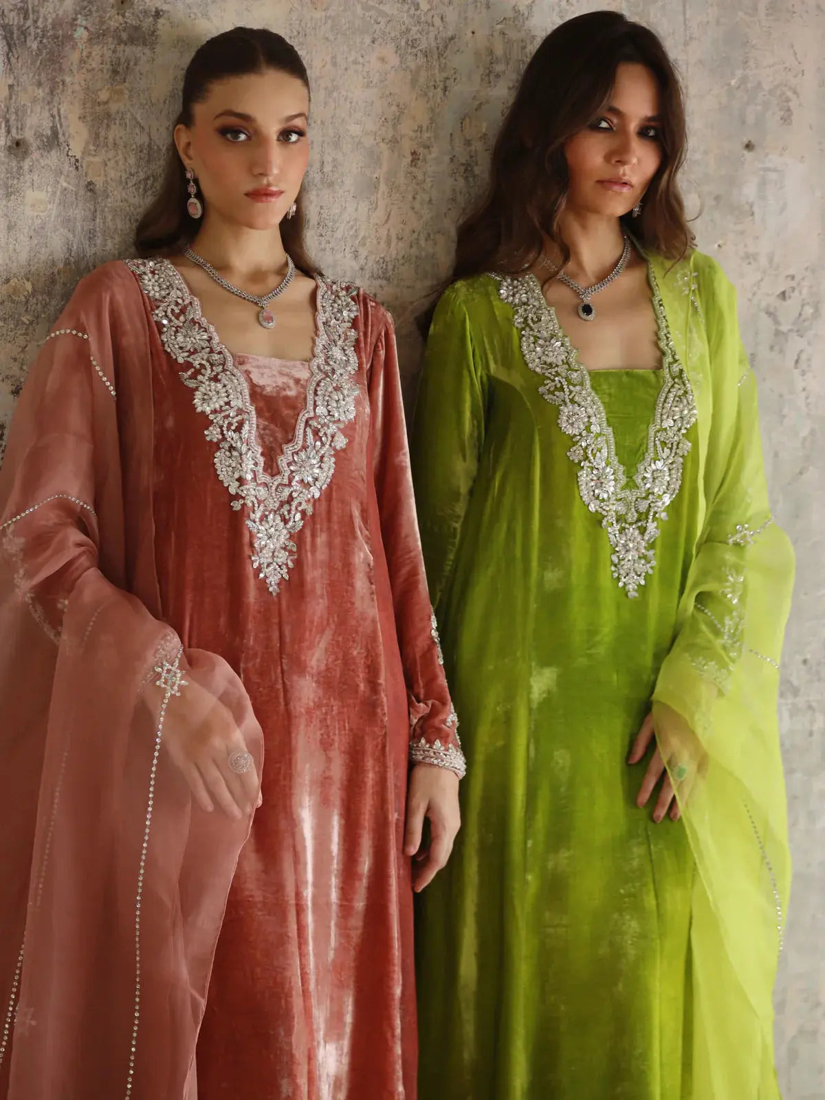 Irsa Parrot Green Signature Velvet