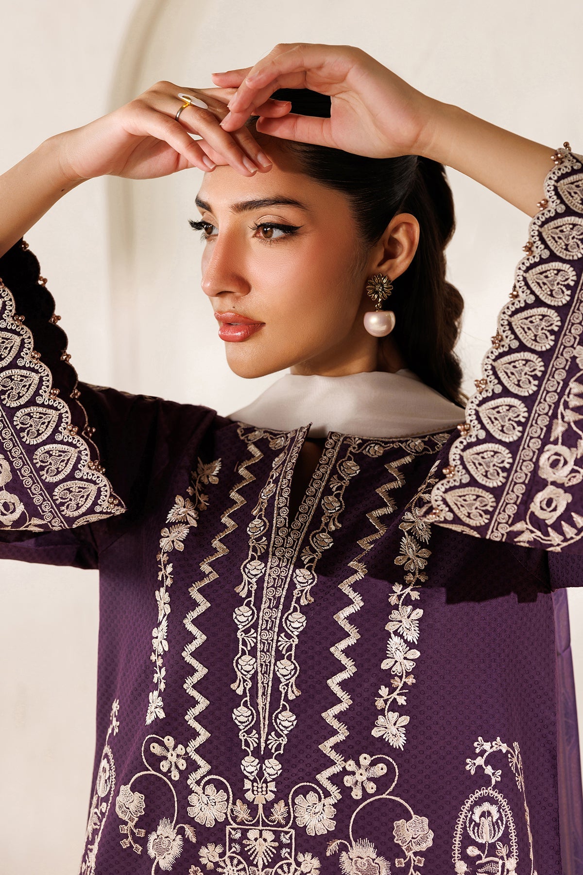 EMBROIDERED SELF JACQUARD UF-4479