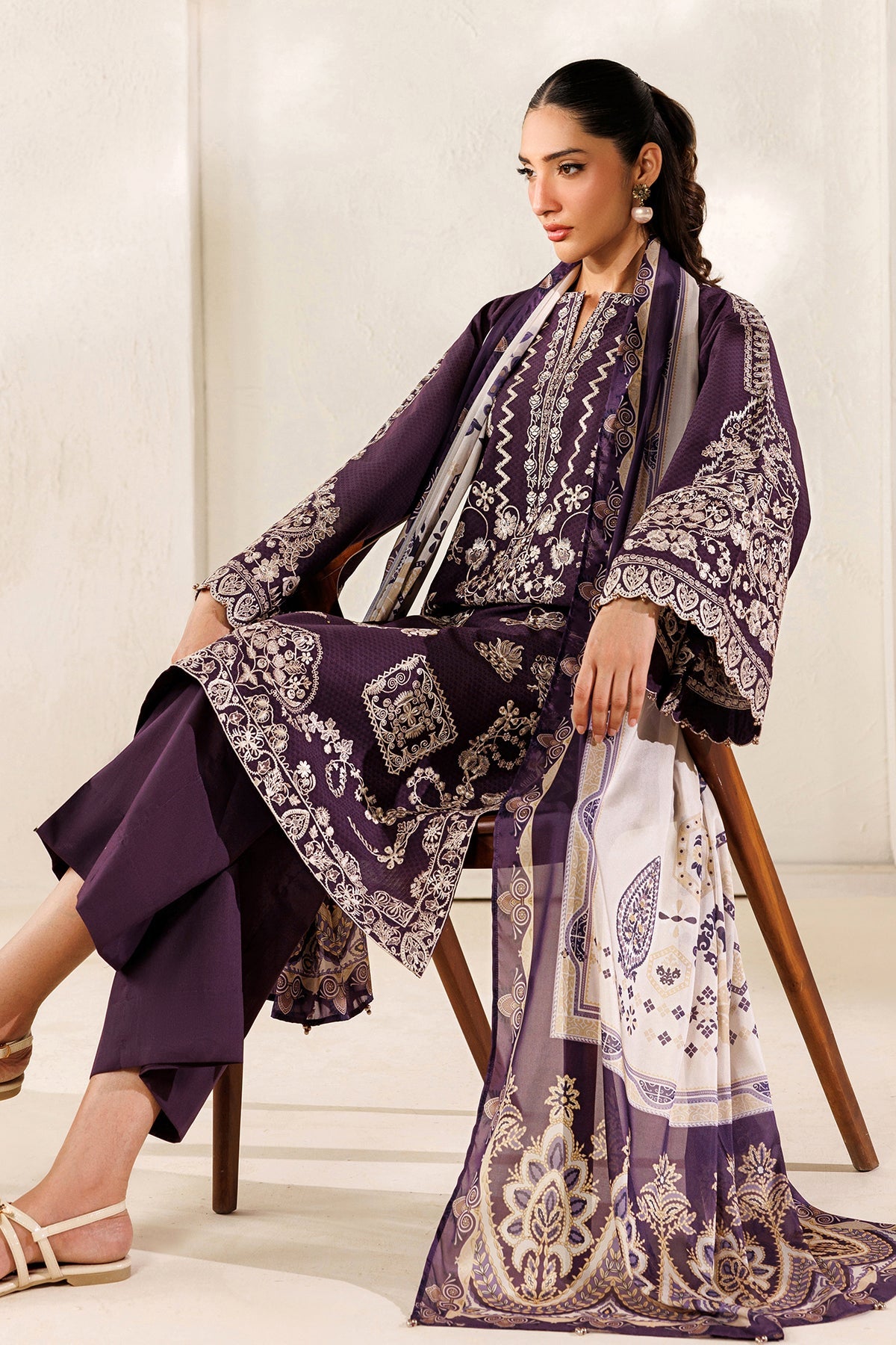 EMBROIDERED SELF JACQUARD UF-4479