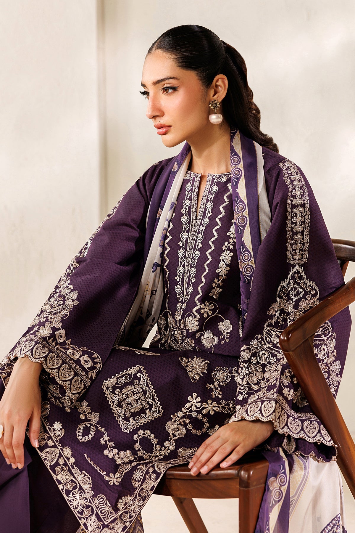EMBROIDERED SELF JACQUARD UF-4479