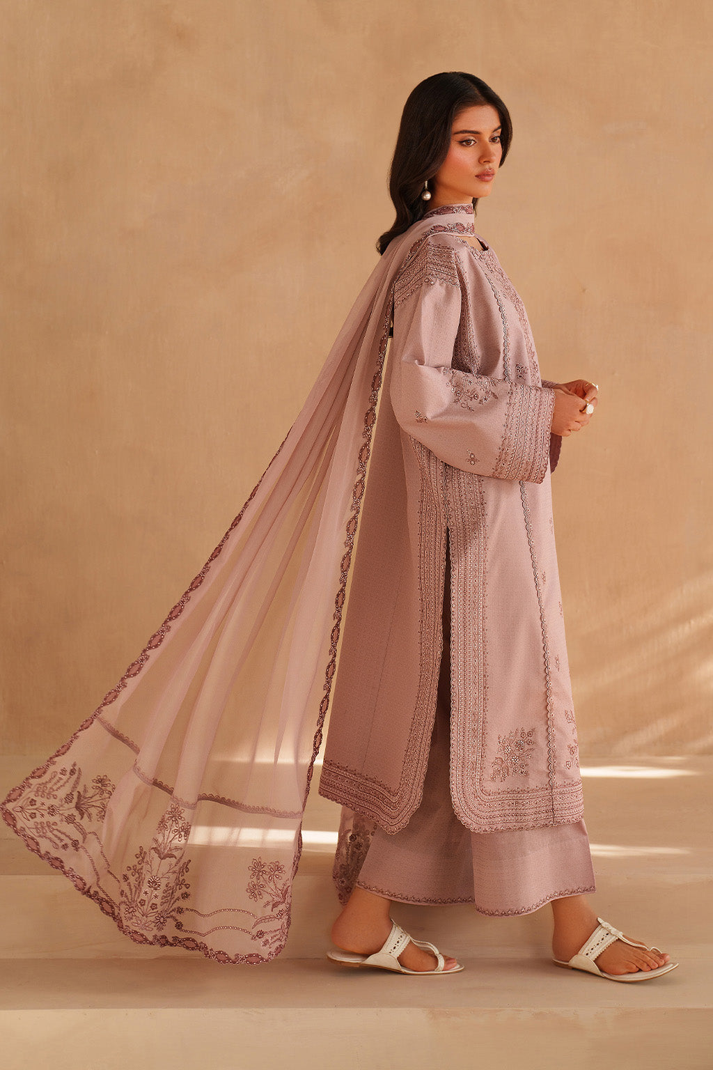 UE-608 Embroidered Lawn