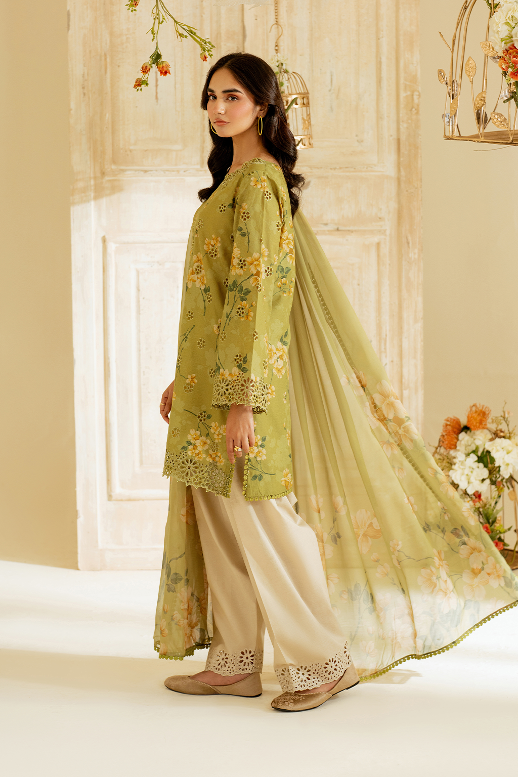 UE-446 Borer Embroidered Printed Lawn