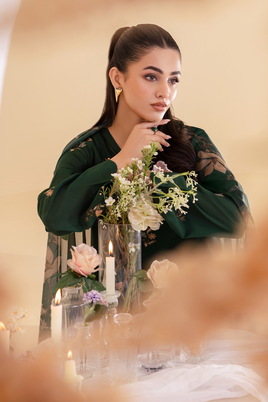 UE-256 Embroidered Lawn