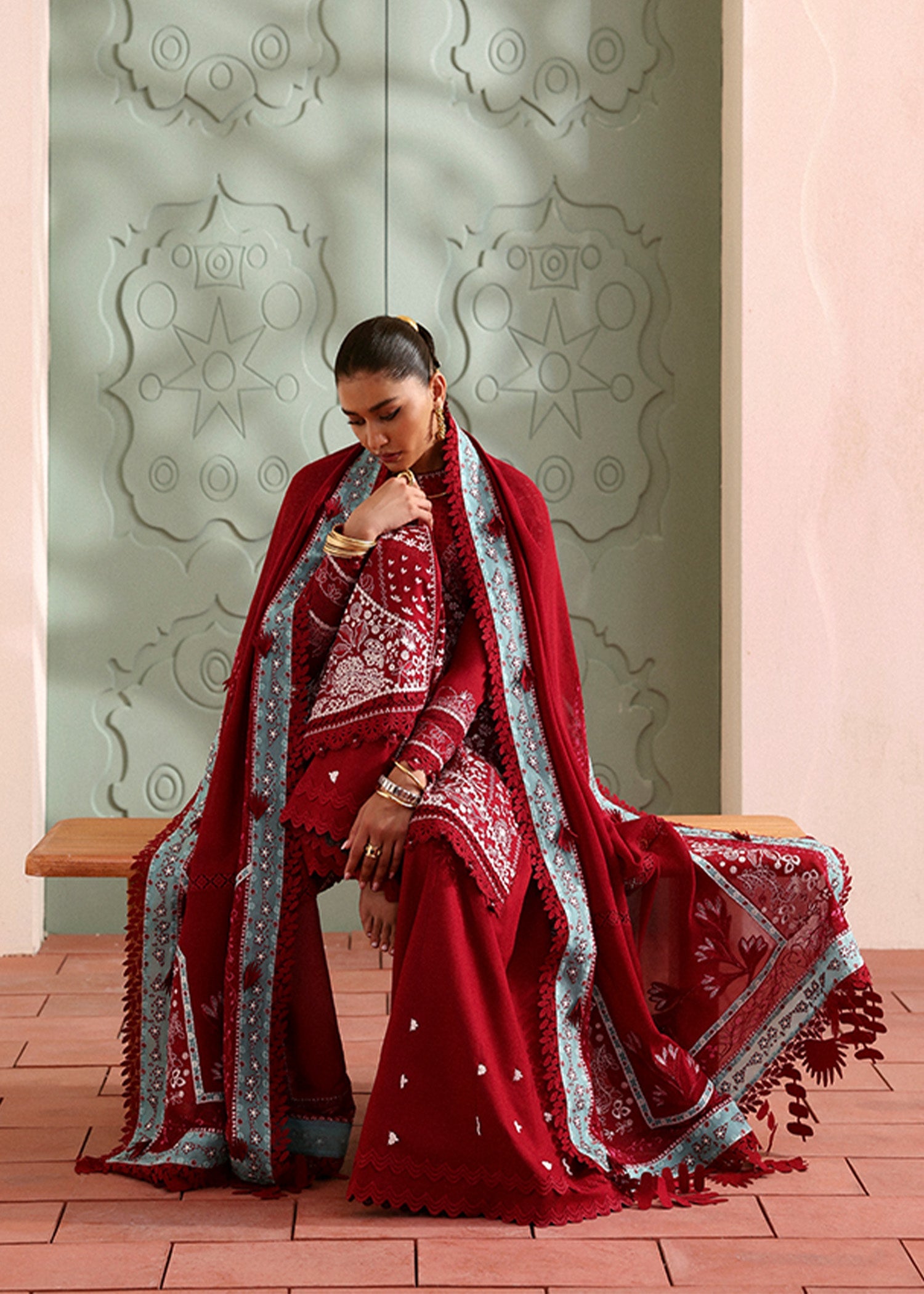 https://cdn.shopify.com/s/files/1/1146/5868/files/22Ineesa.jpg?v=1747909512