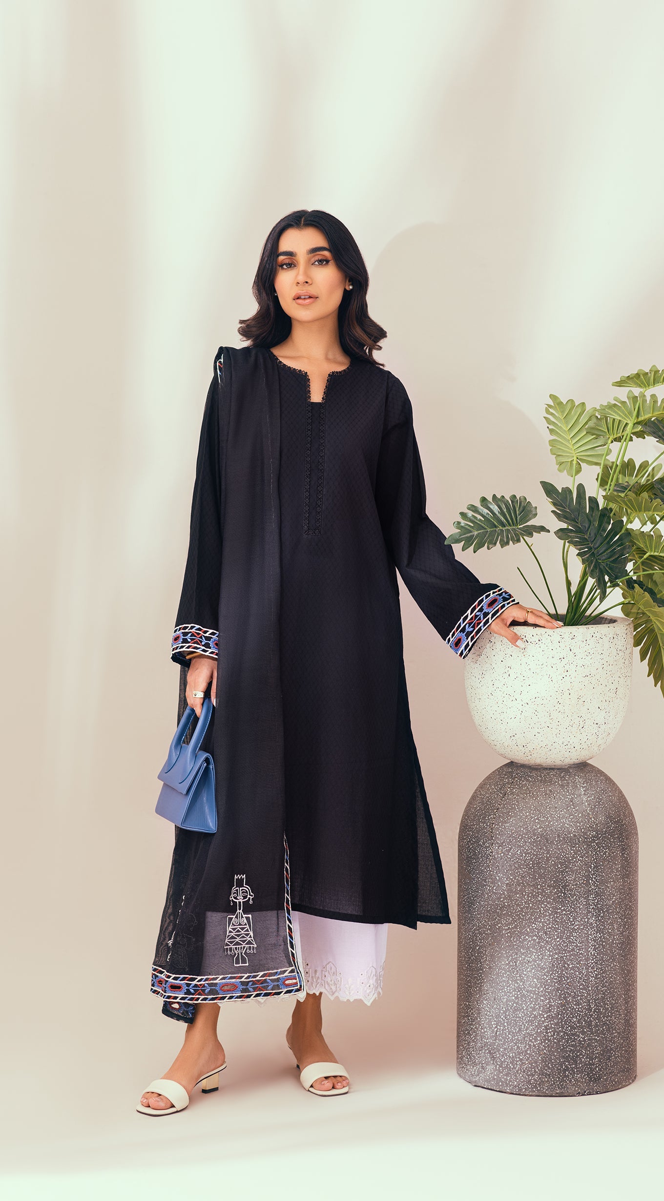 https://cdn.shopify.com/s/files/1/0654/4313/5706/files/22_82f341b0-e446-4894-9cbe-622b8d08ba3c.jpg?v=1692343039