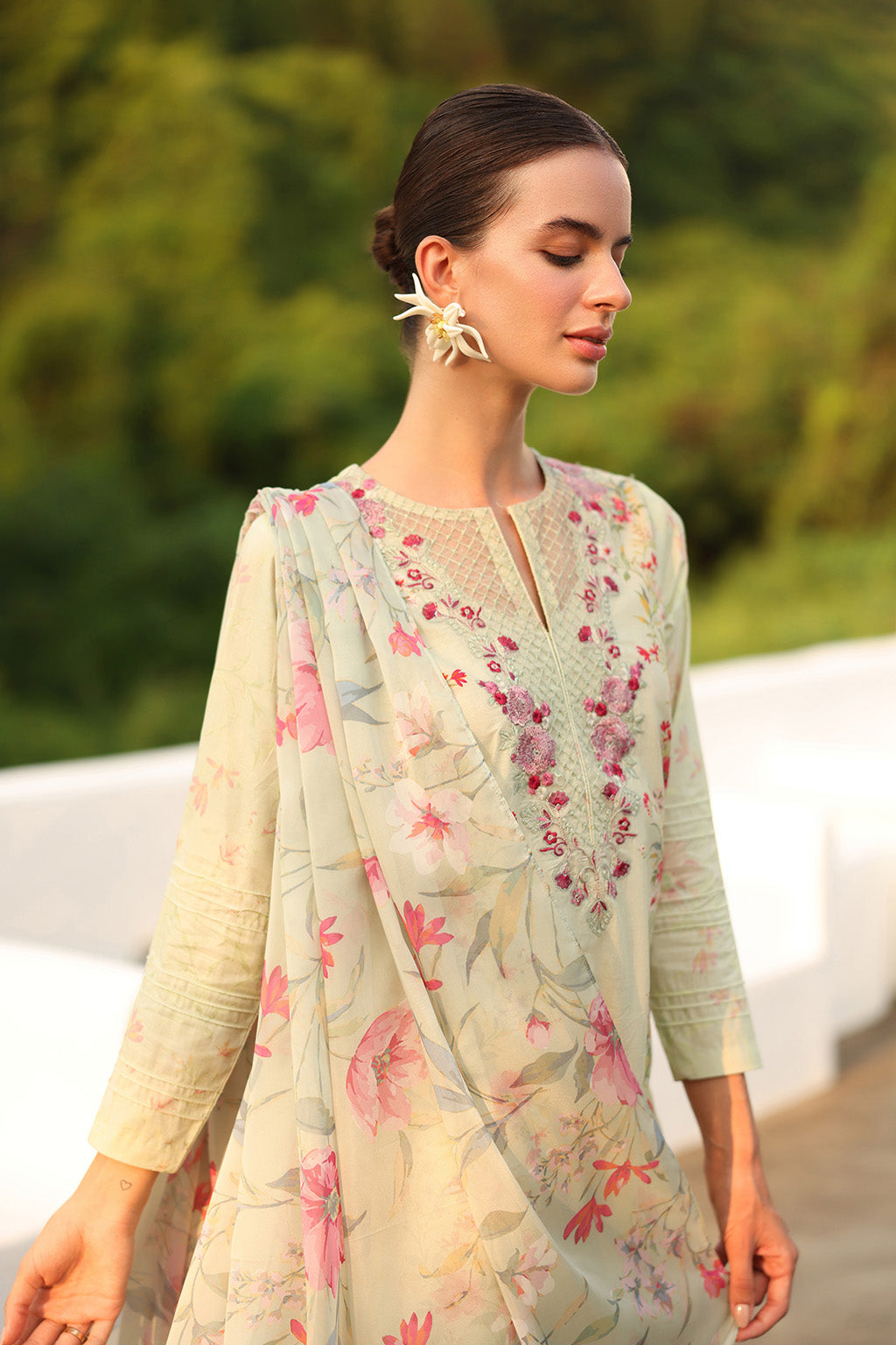 UE-496 Printed Lawn