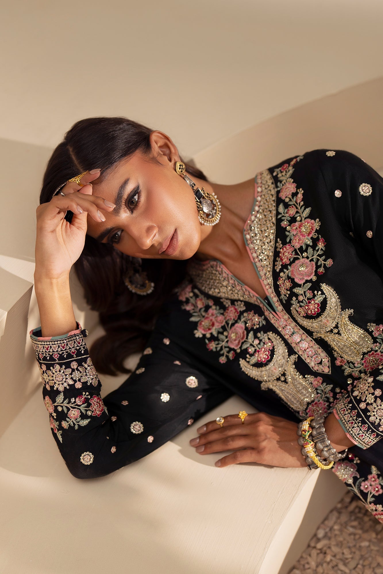 EMBROIDERED SUIT (E0900/104/902)