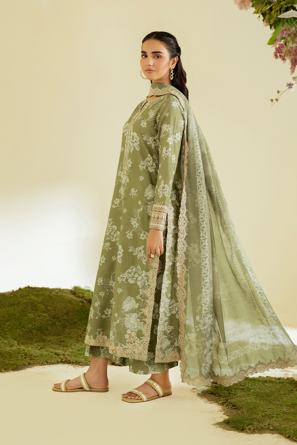 UE-454 Printed Lawn
