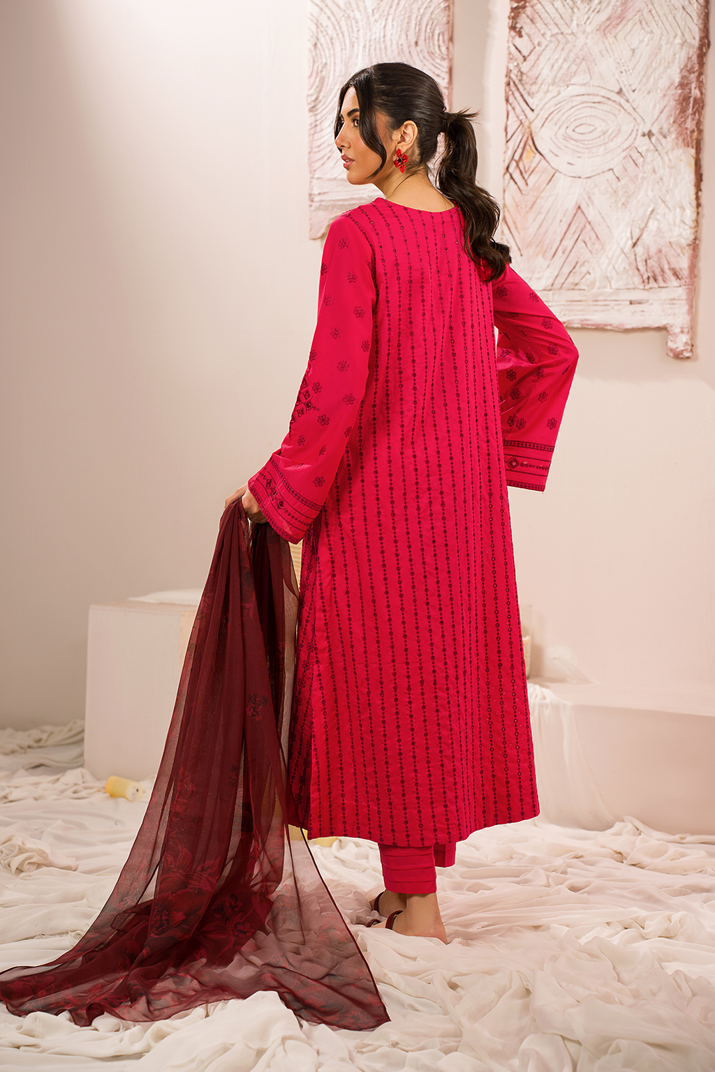 UE-203 Embroidered Lawn