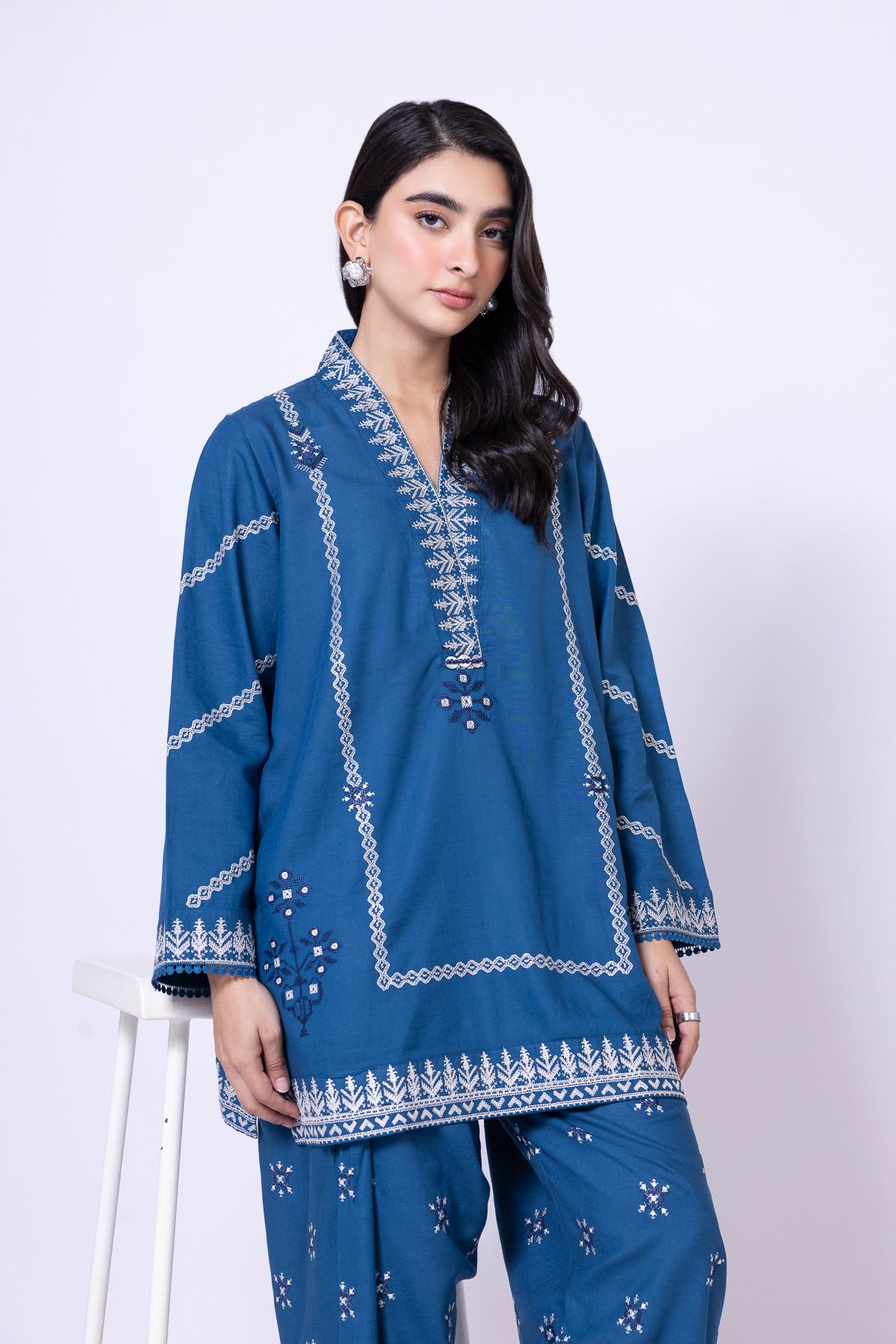 Embroidered | Dull Raw Silk Kurta