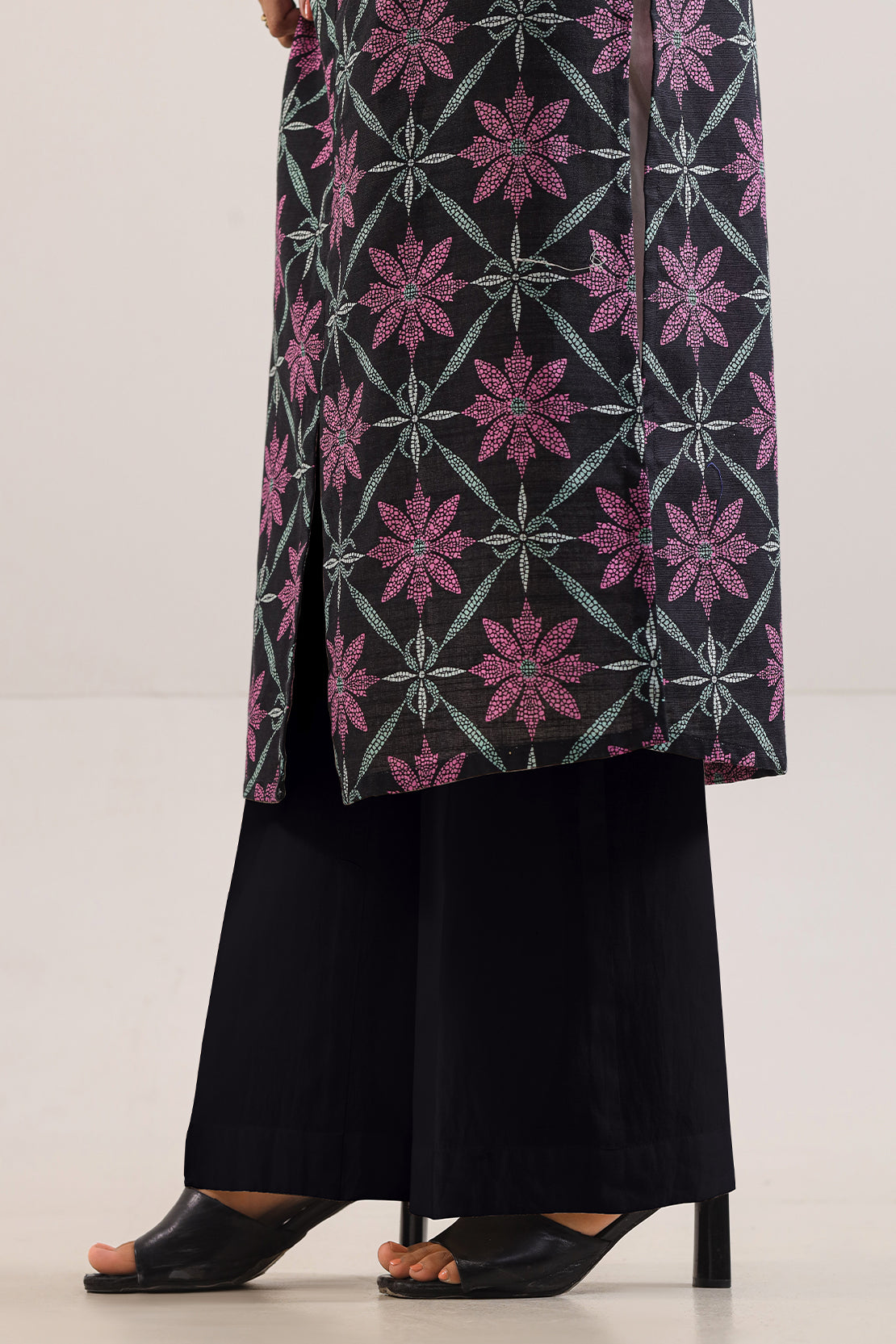 Unstitched Printed Cotton Khaddar 3 Piece114107