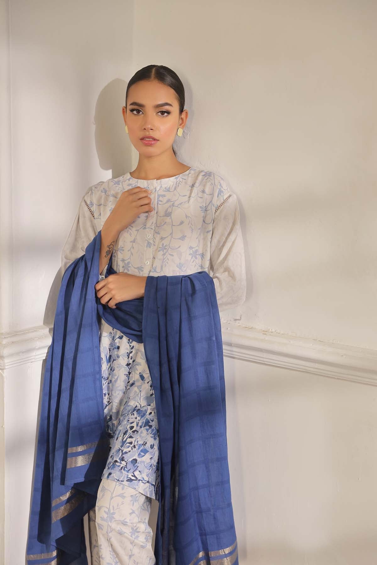 Un-Stitched Viscose Suit 3Pc