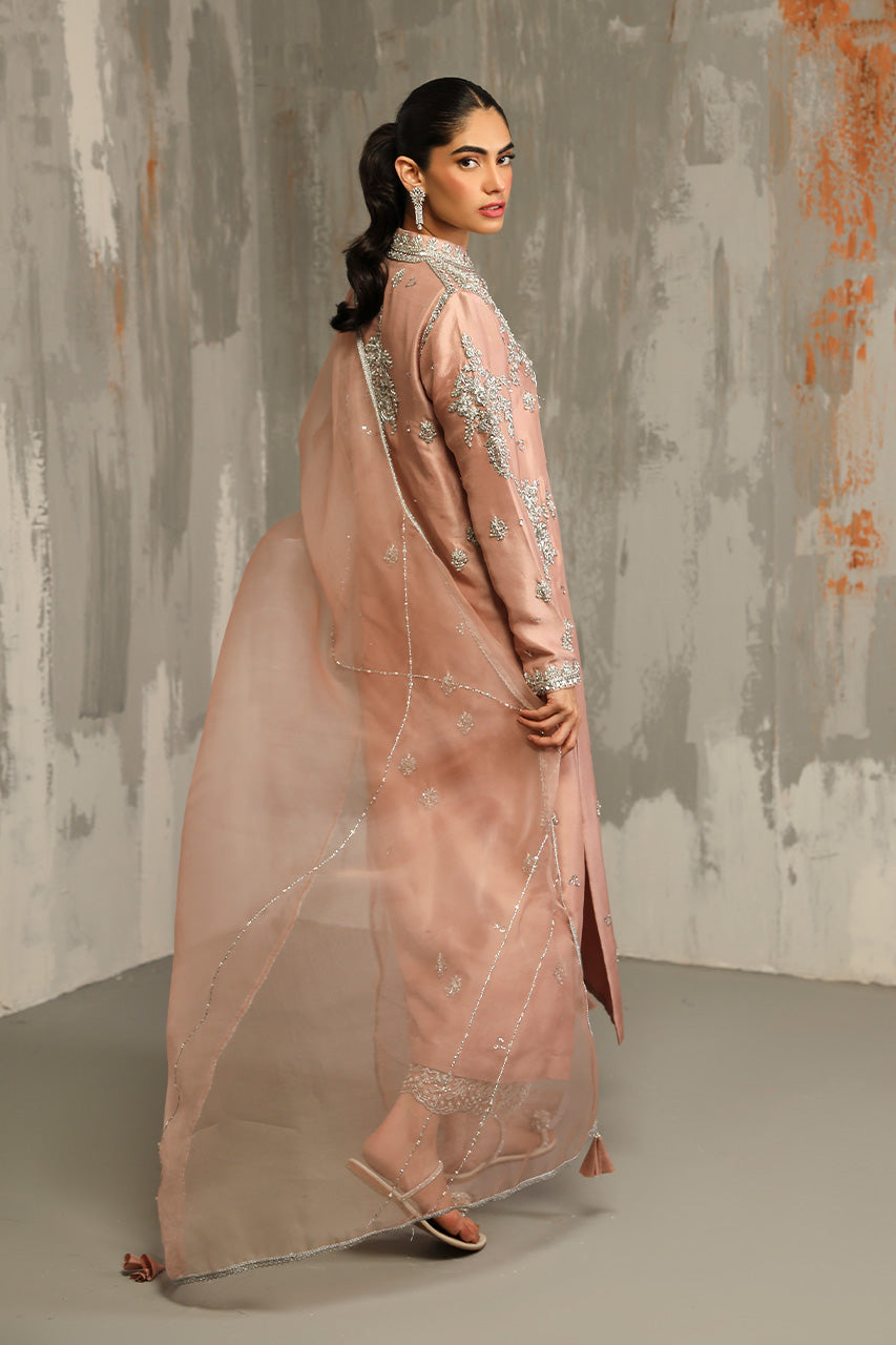 Nida Azwer
