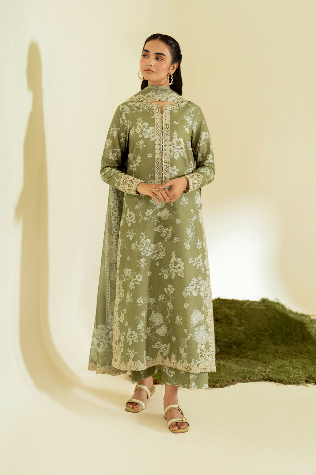 UE-454 Printed Lawn