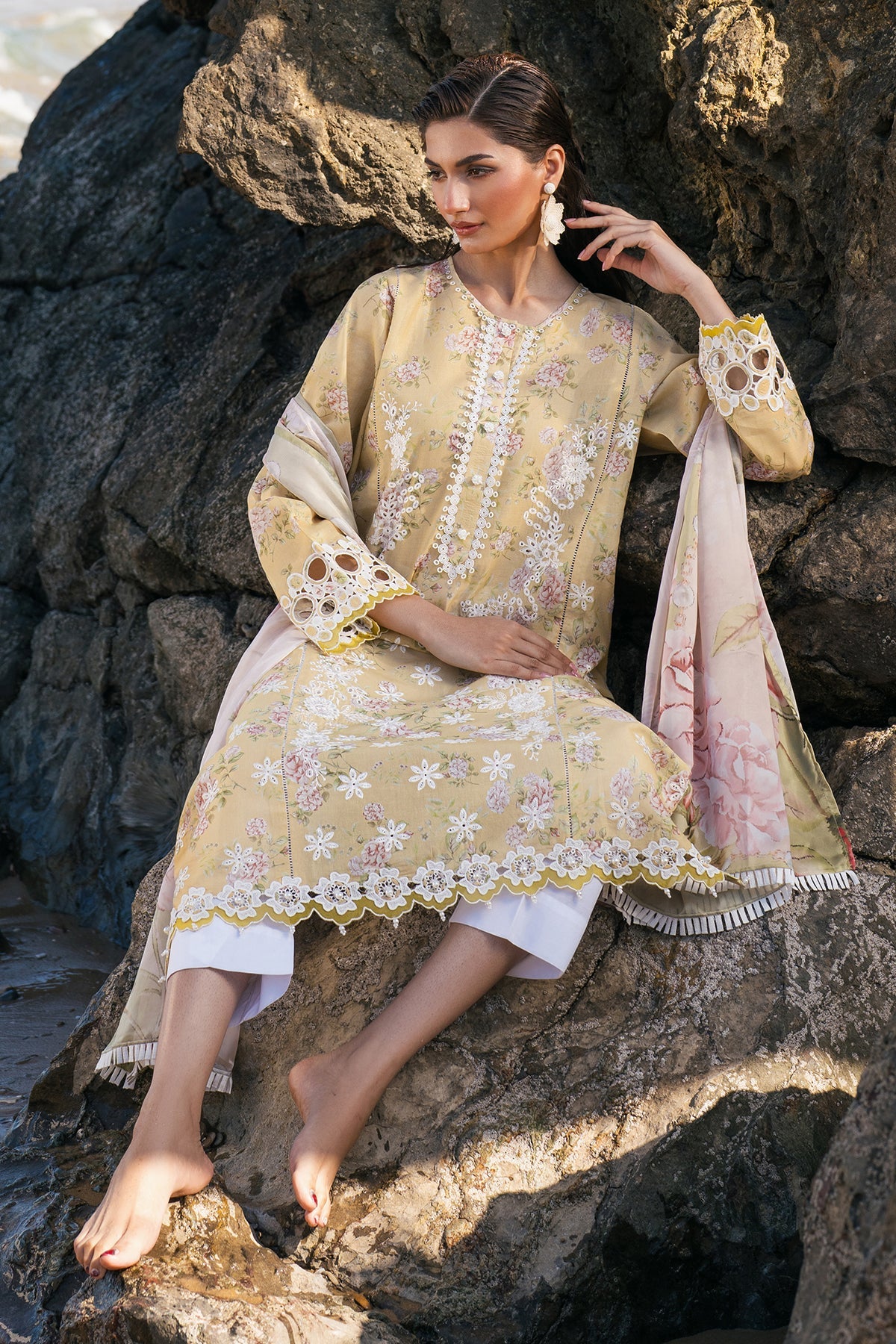 EMBROIDERED PRINTED LAWN UF-4110