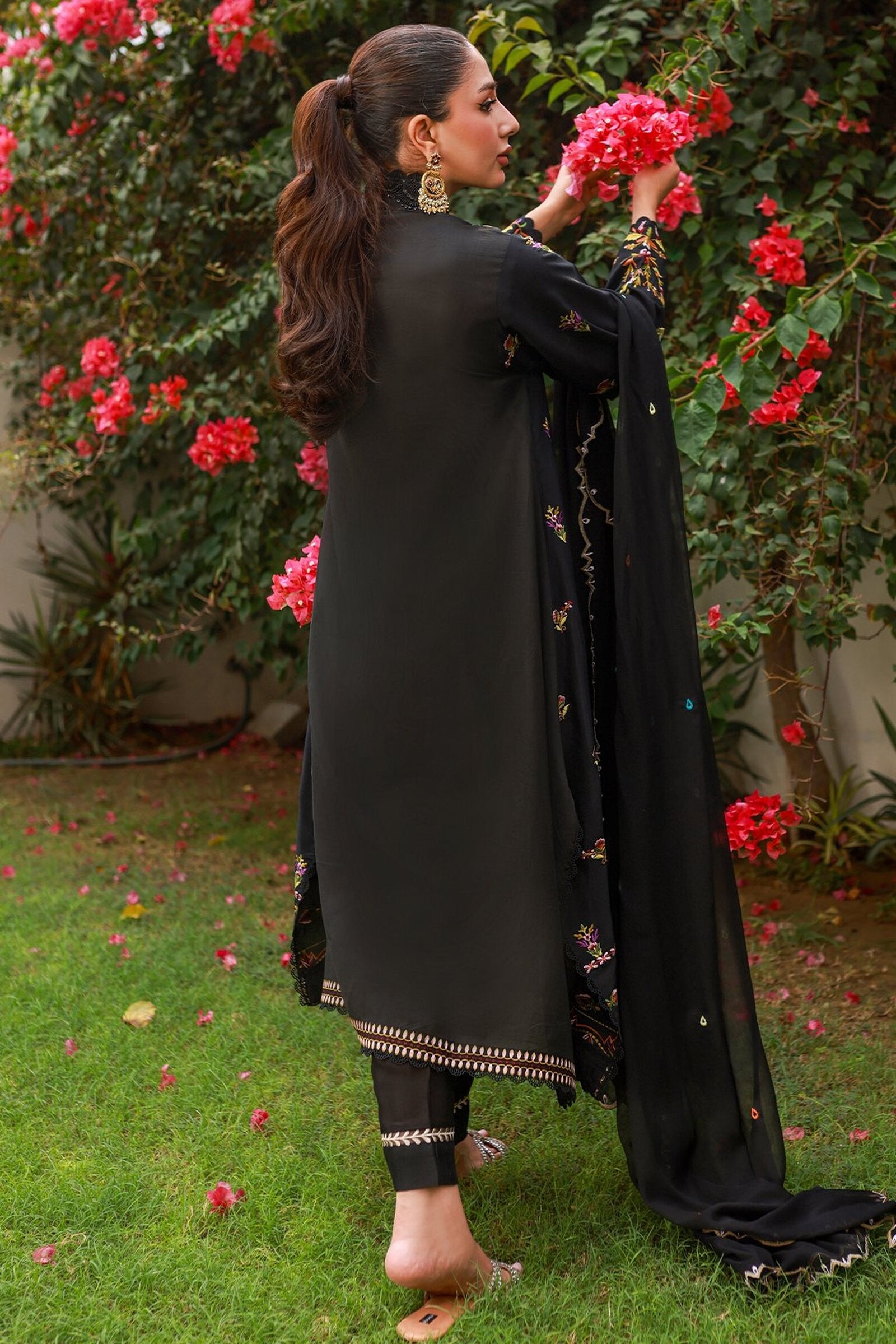 Metal black