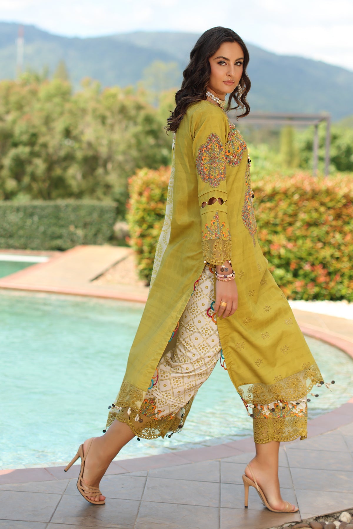 3-PC Unstitched Embroidered Lawn Collection AN6-01